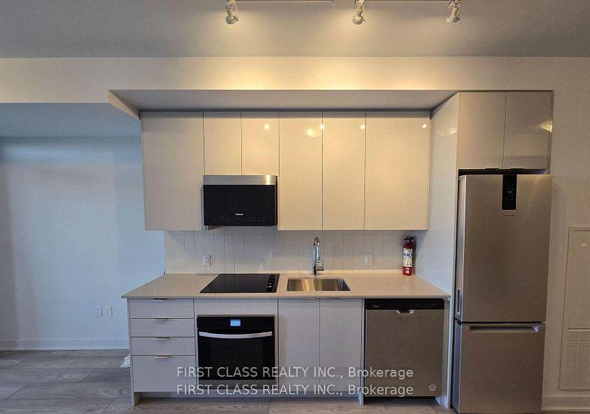 Photo 2 of Unit 813, 2920 Highway 7 Road, Vaughan, Concord — HOMEH