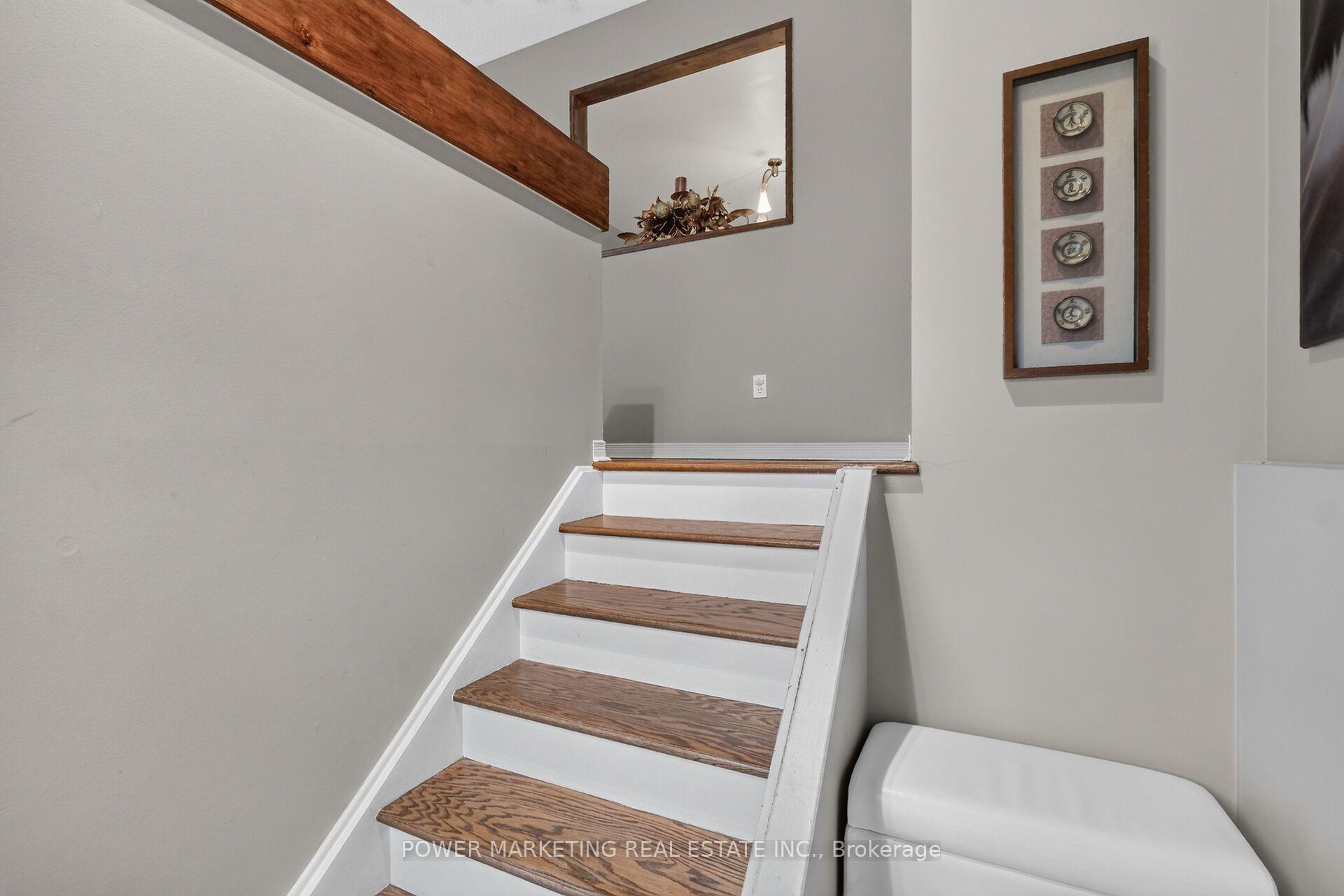 Photo 10 of 2213 Fillmore Crescent, Ottawa, Beacon Hill North — HOMEH