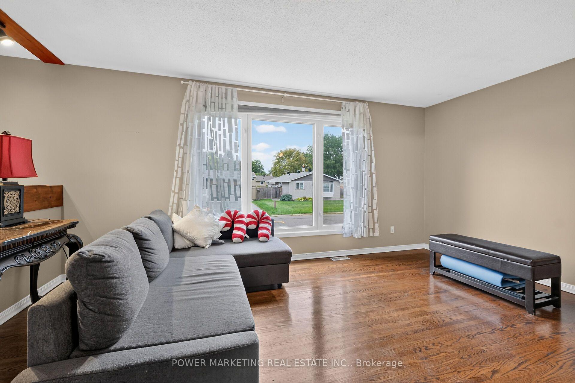 Photo 12 of 2213 Fillmore Crescent, Ottawa, Beacon Hill North — HOMEH