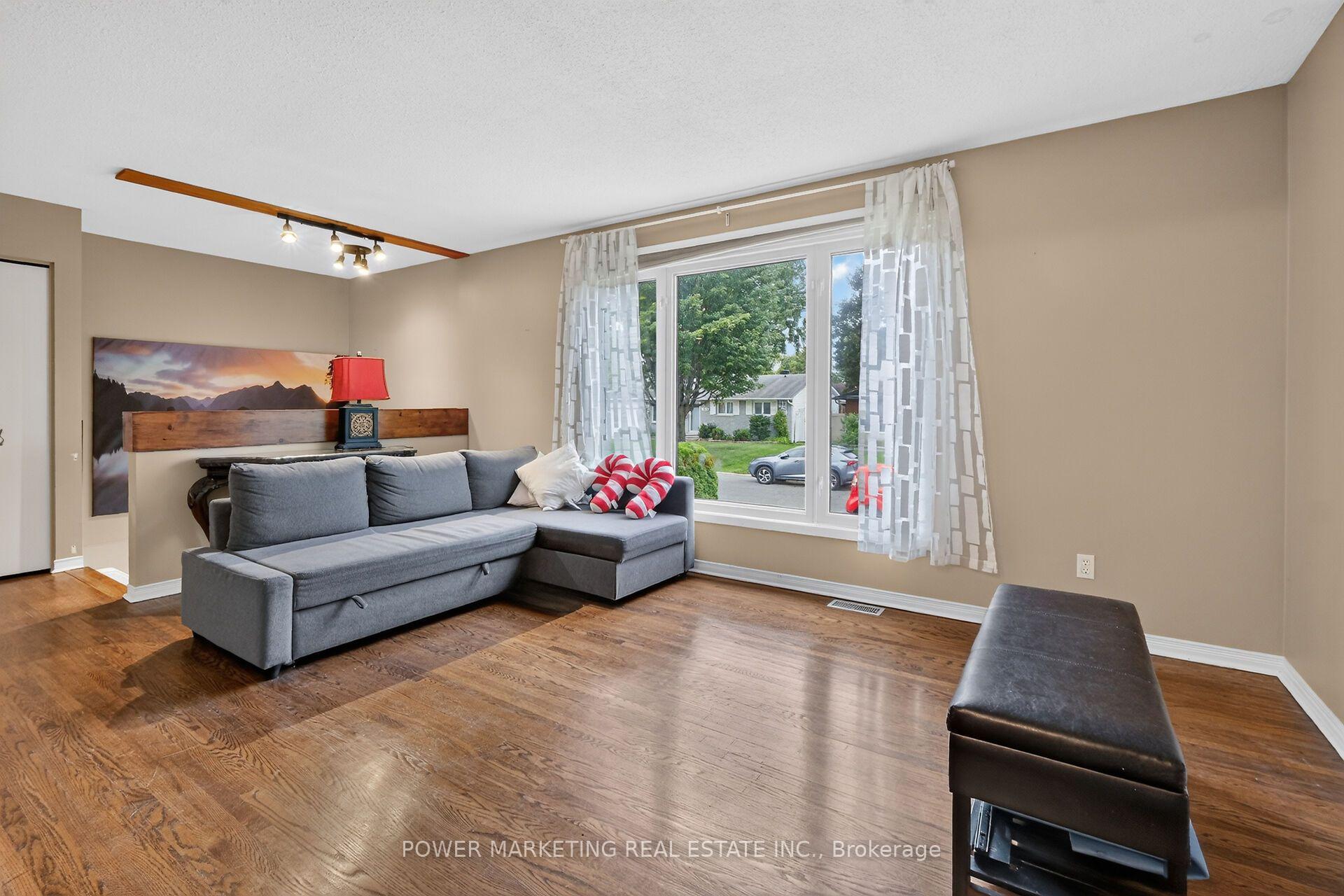 Photo 14 of 2213 Fillmore Crescent, Ottawa, Beacon Hill North — HOMEH