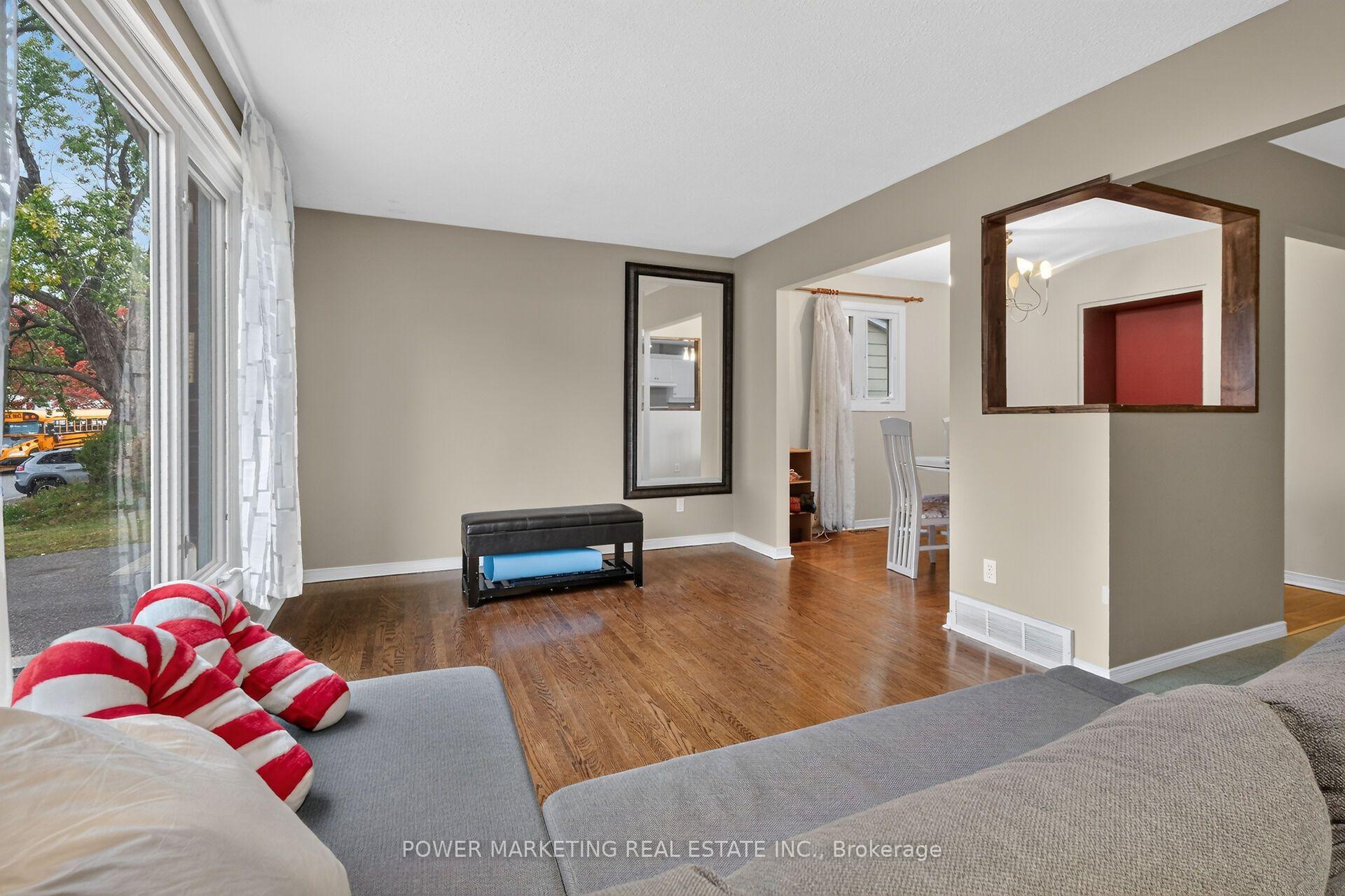 Photo 15 of 2213 Fillmore Crescent, Ottawa, Beacon Hill North — HOMEH