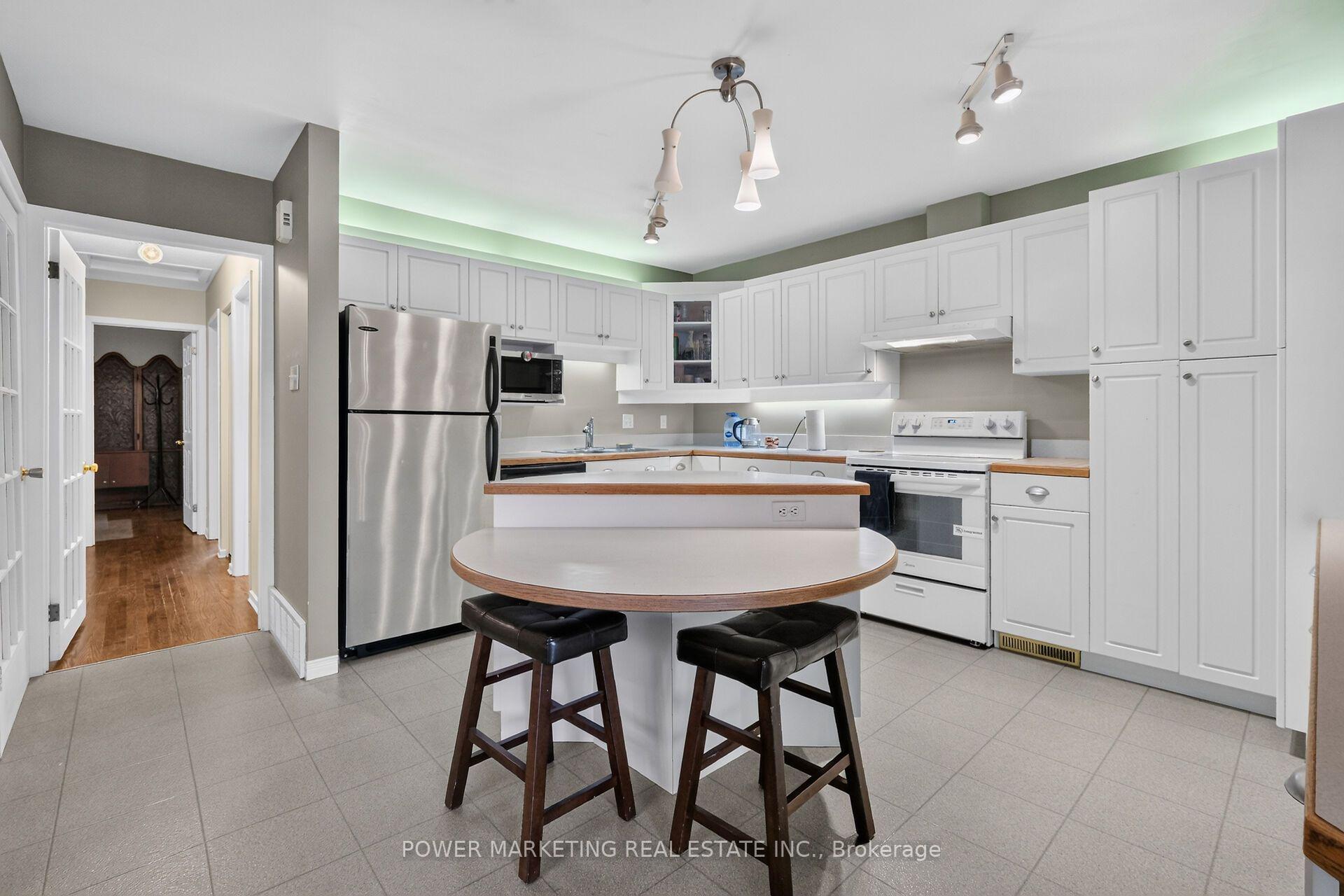 Photo 20 of 2213 Fillmore Crescent, Ottawa, Beacon Hill North — HOMEH