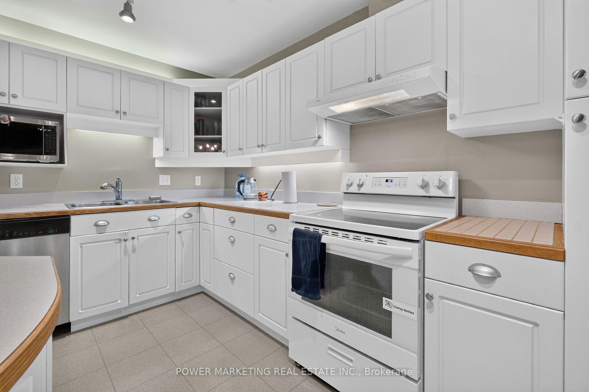 Photo 18 of 2213 Fillmore Crescent, Ottawa, Beacon Hill North — HOMEH