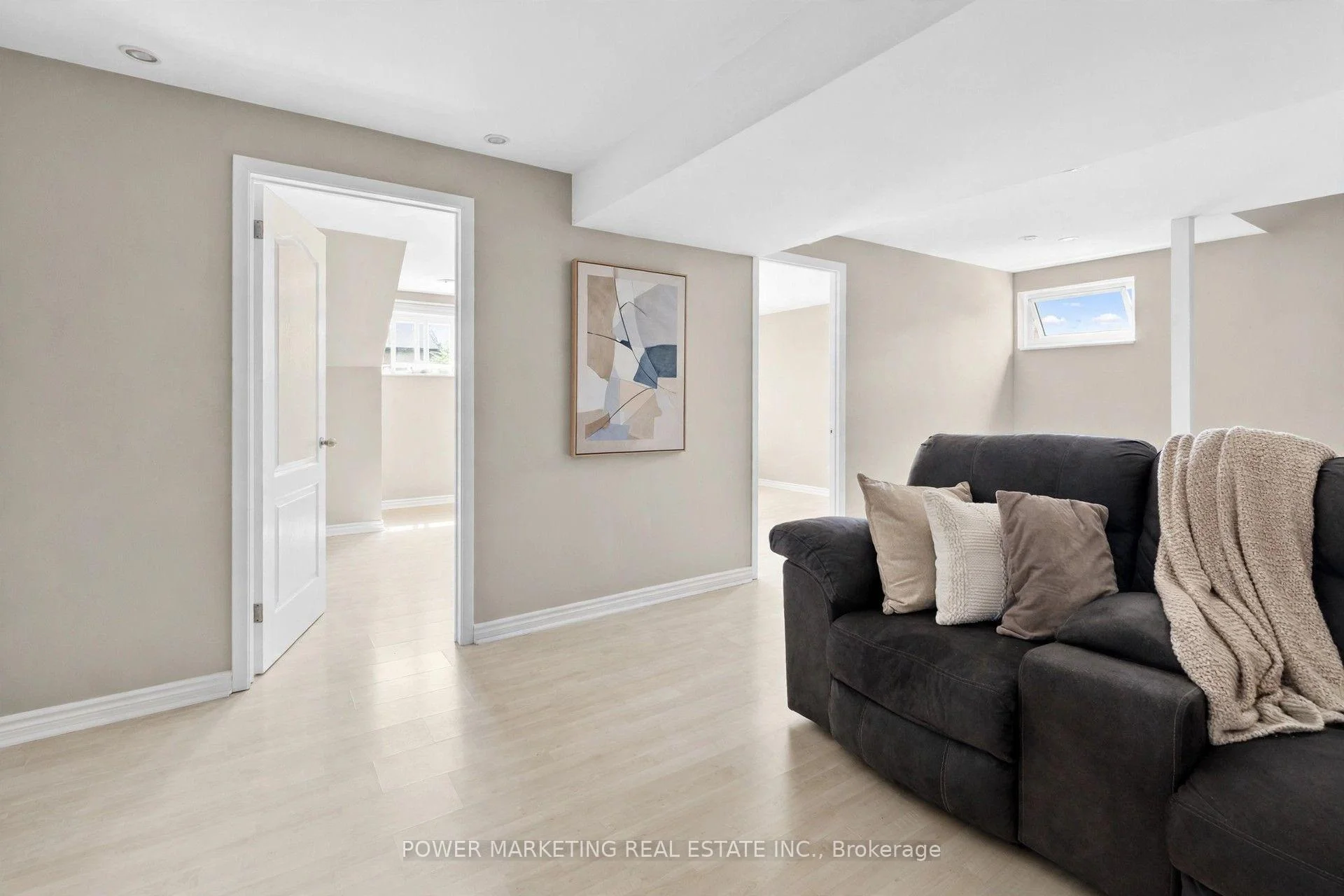 Photo 7 of 2213 Fillmore Crescent, Ottawa, Beacon Hill North — HOMEH
