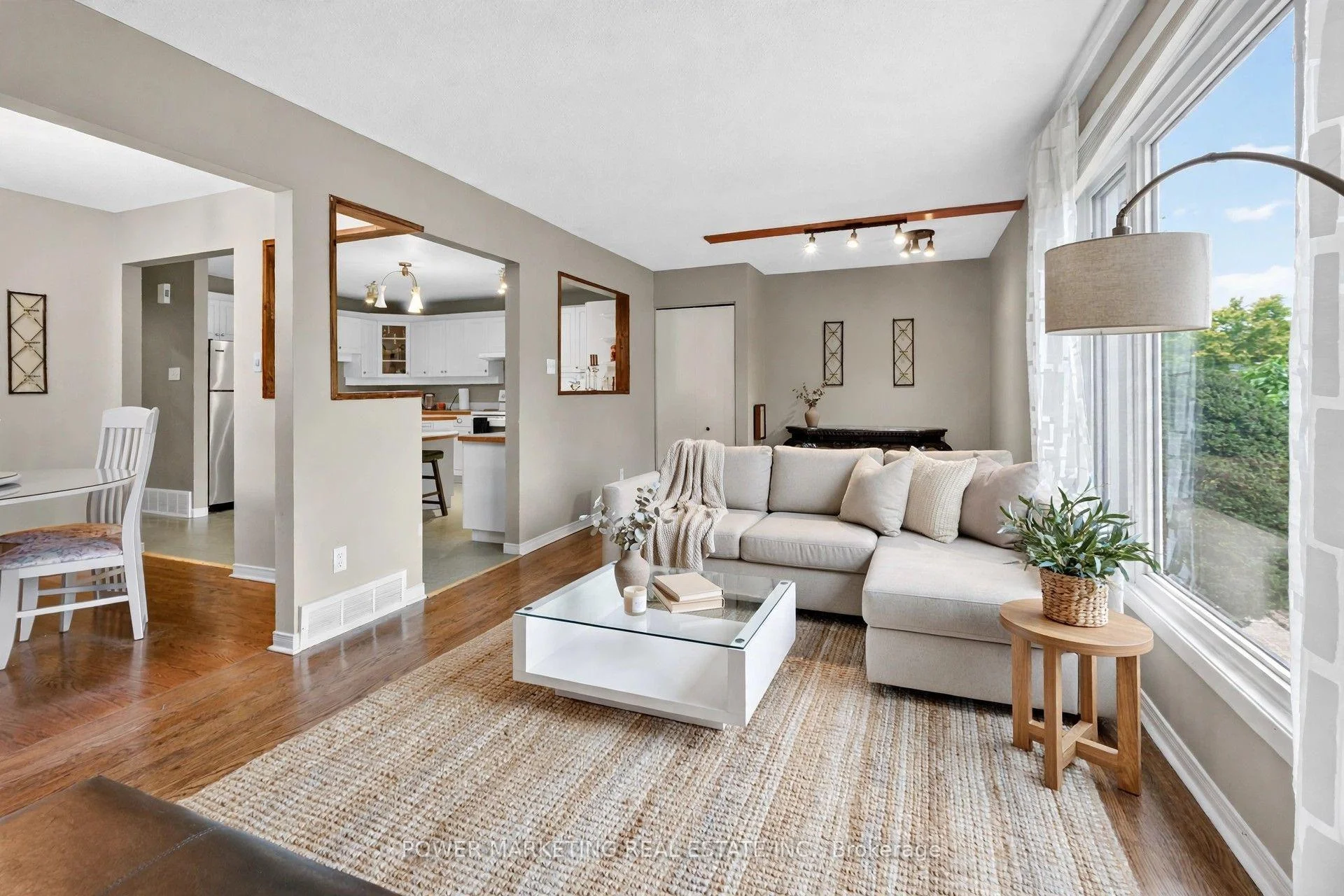 Photo 9 of 2213 Fillmore Crescent, Ottawa, Beacon Hill North — HOMEH