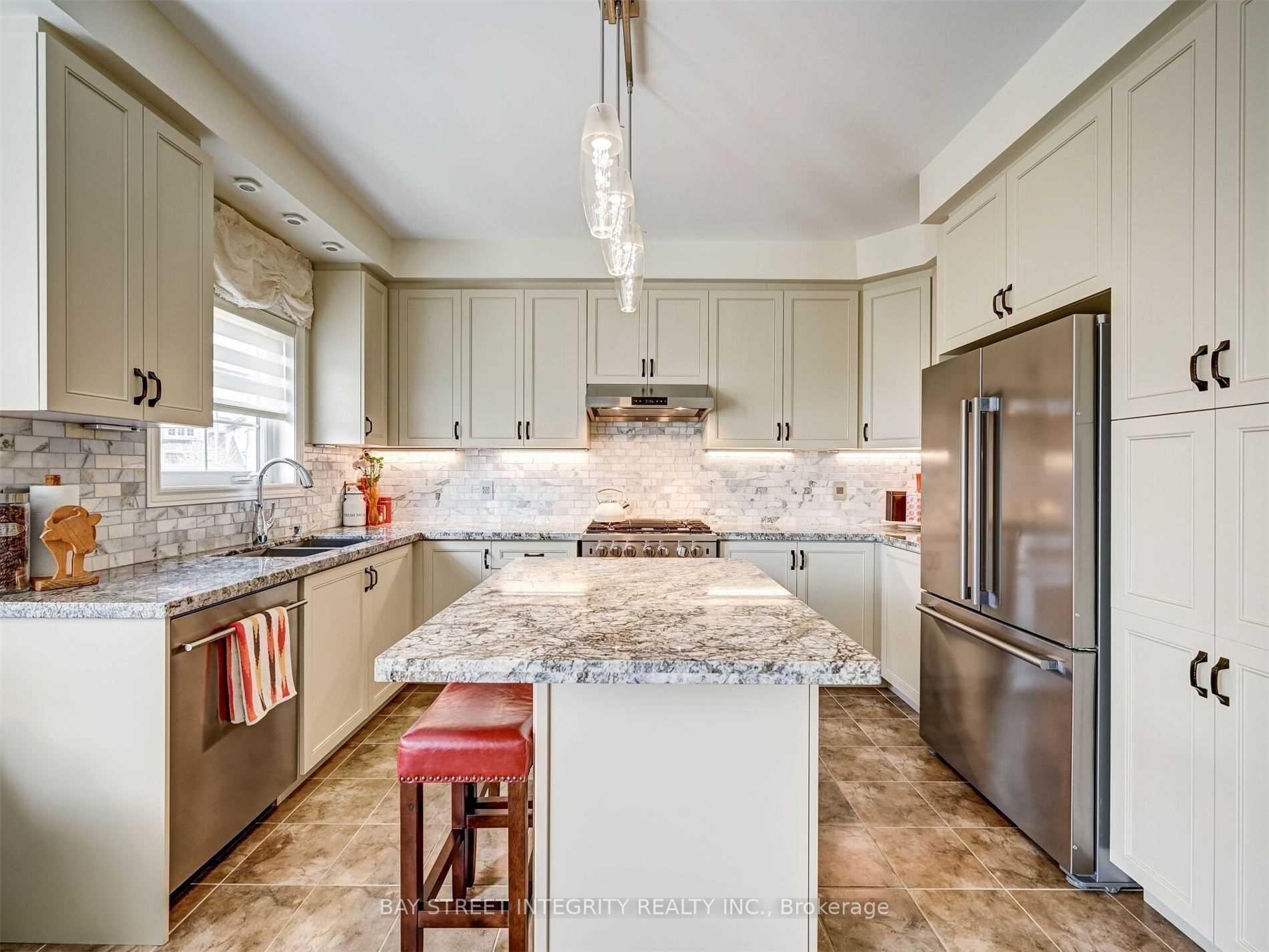 Photo 1 of 537 Stream Crescent, Oakville, Sixteen Hollow — HOMEH
