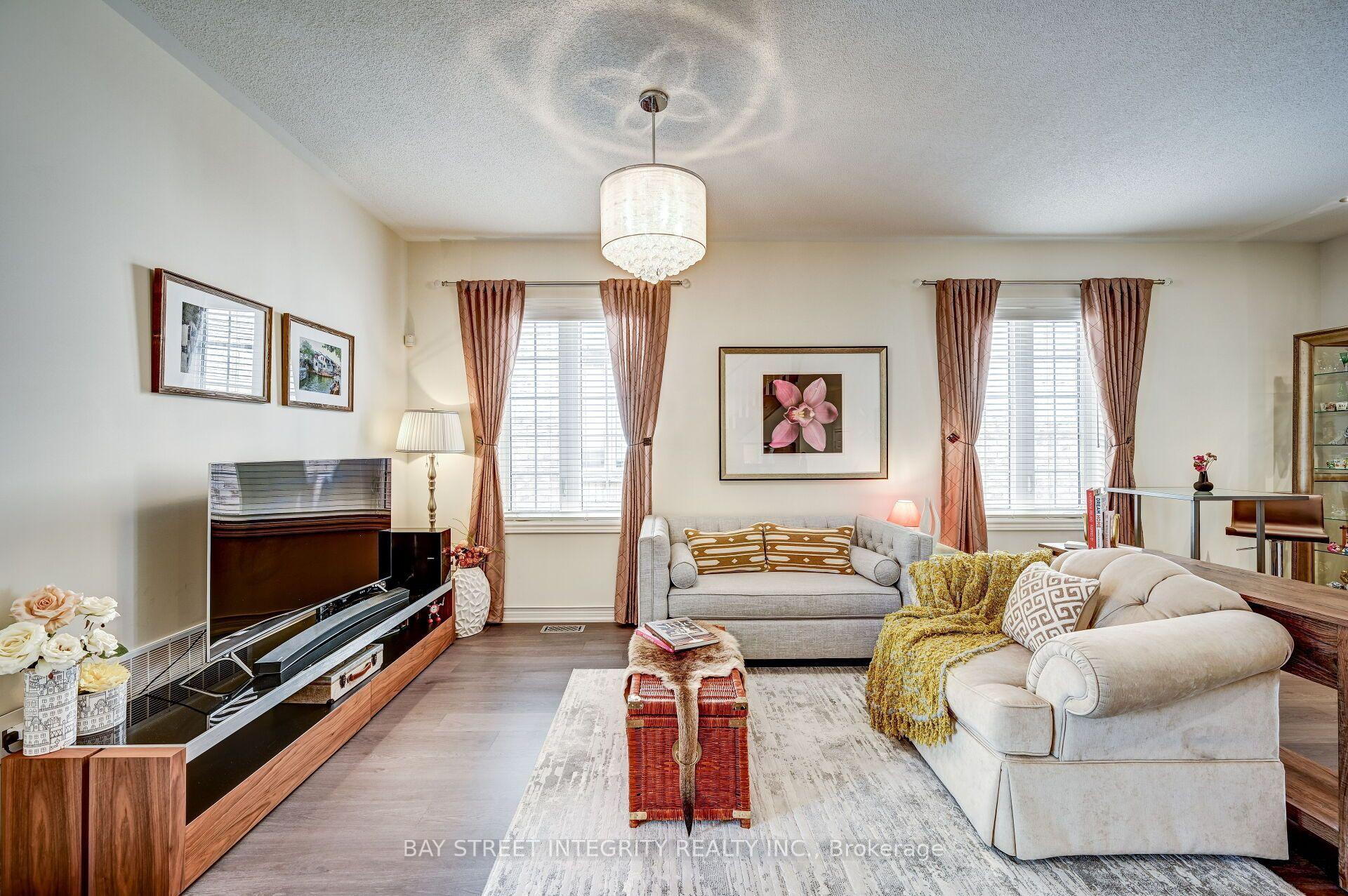 Photo 6 of 537 Stream Crescent, Oakville, Sixteen Hollow — HOMEH