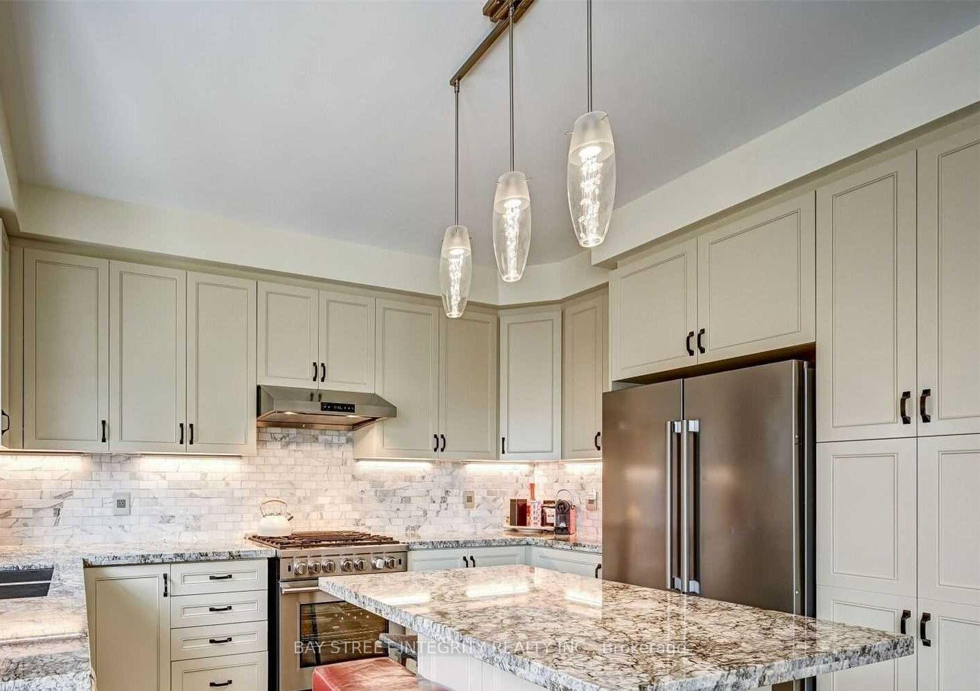 Photo 10 of 537 Stream Crescent, Oakville, Sixteen Hollow — HOMEH