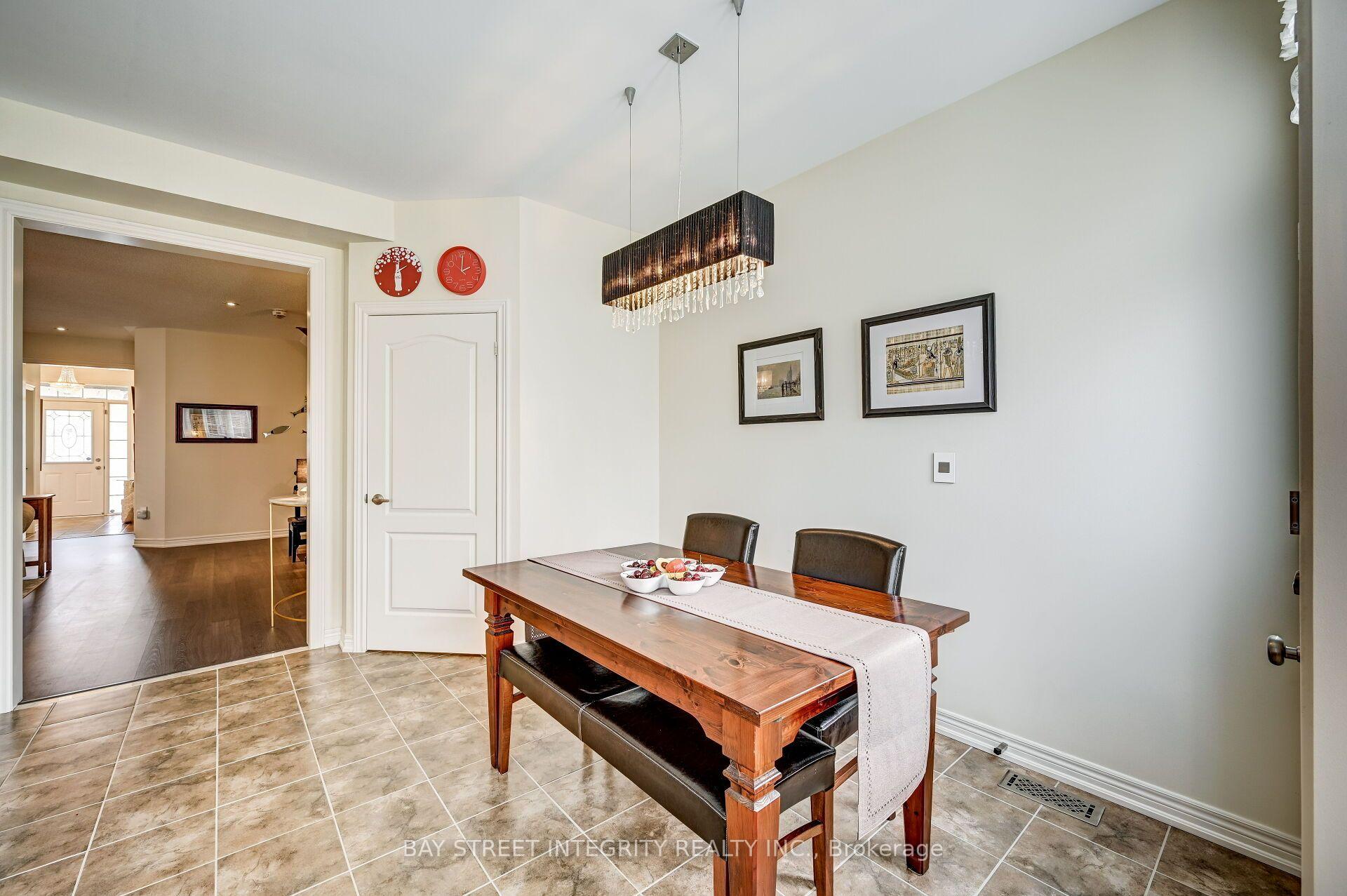 Photo 12 of 537 Stream Crescent, Oakville, Sixteen Hollow — HOMEH