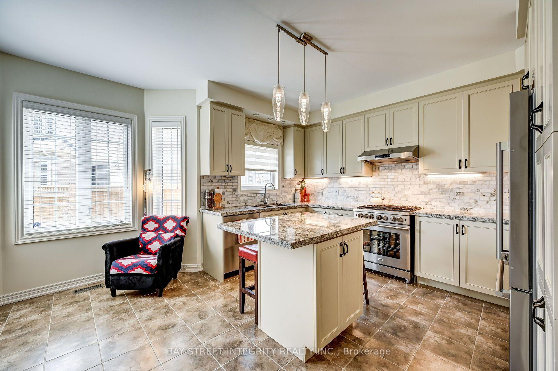 Photo 14 of 537 Stream Crescent, Oakville, Sixteen Hollow — HOMEH