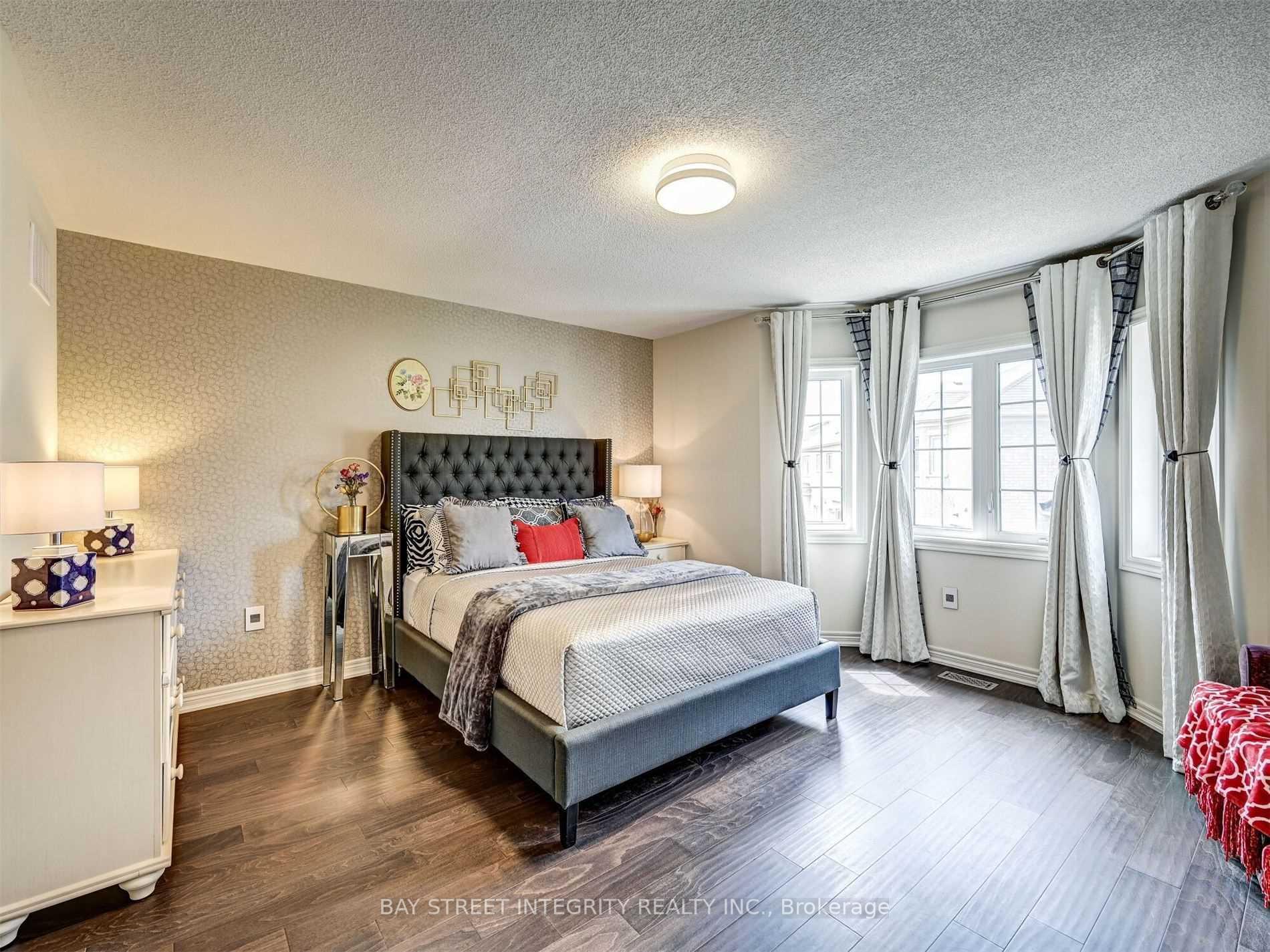 Photo 16 of 537 Stream Crescent, Oakville, Sixteen Hollow — HOMEH