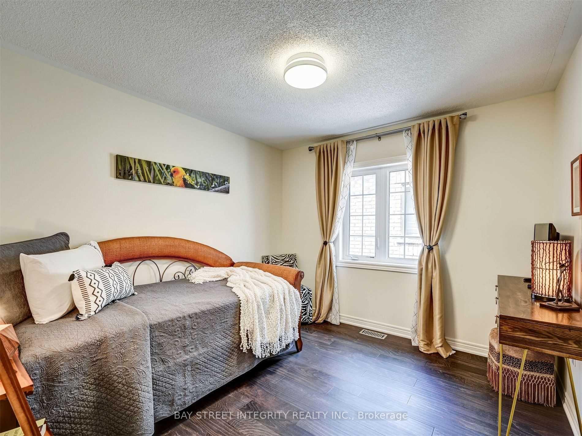 Photo 20 of 537 Stream Crescent, Oakville, Sixteen Hollow — HOMEH