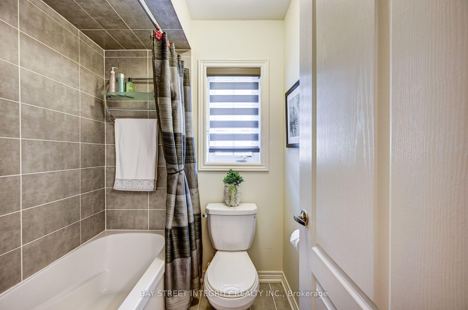 Photo 23 of 537 Stream Crescent, Oakville, Sixteen Hollow — HOMEH