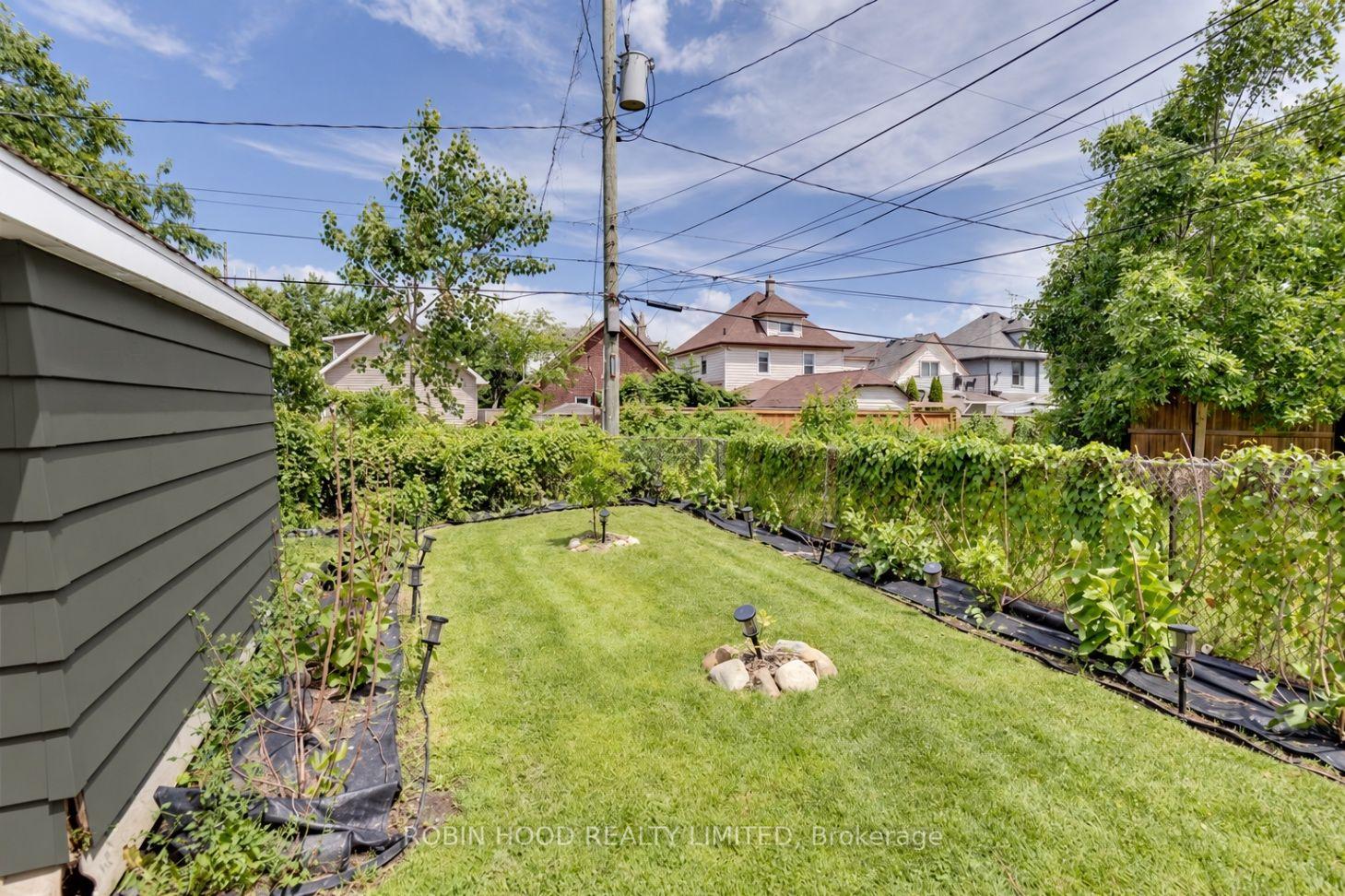 Photo 4 of 1108 Assumption Street, Windsor — HOMEH