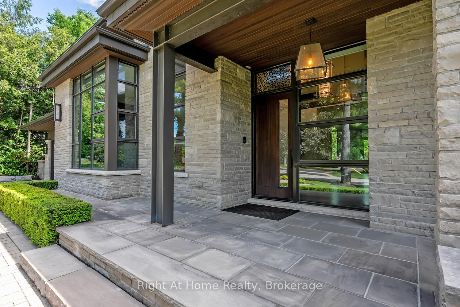 Photo 3 of 265 Maple Grove Drive, Oakville, Ford — HOMEH