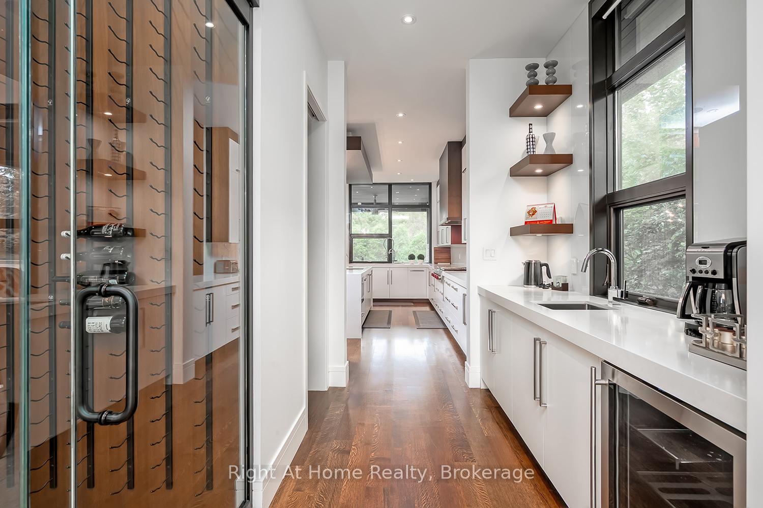 Photo 10 of 265 Maple Grove Drive, Oakville, Ford — HOMEH