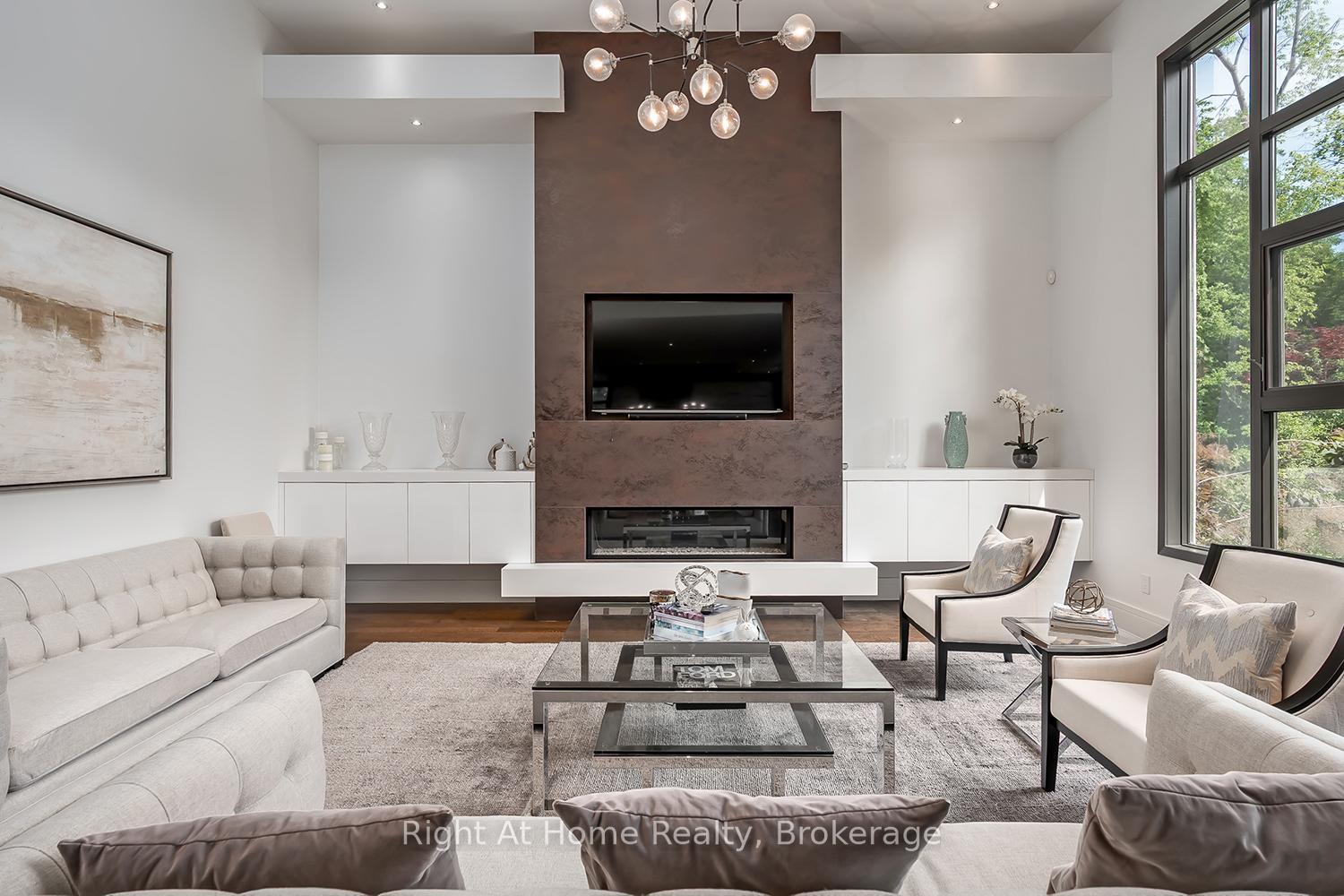Photo 13 of 265 Maple Grove Drive, Oakville, Ford — HOMEH