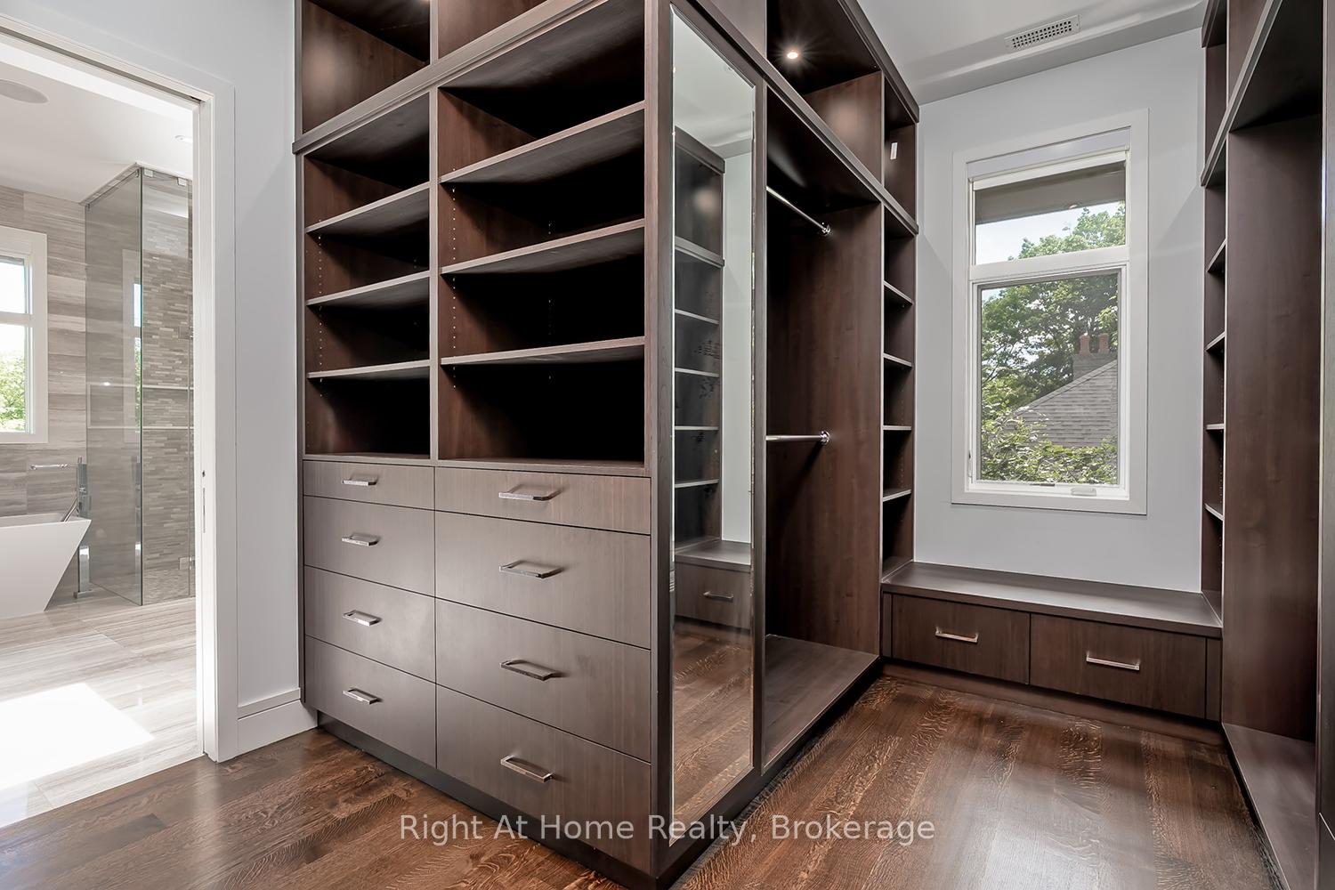 Photo 25 of 265 Maple Grove Drive, Oakville, Ford — HOMEH
