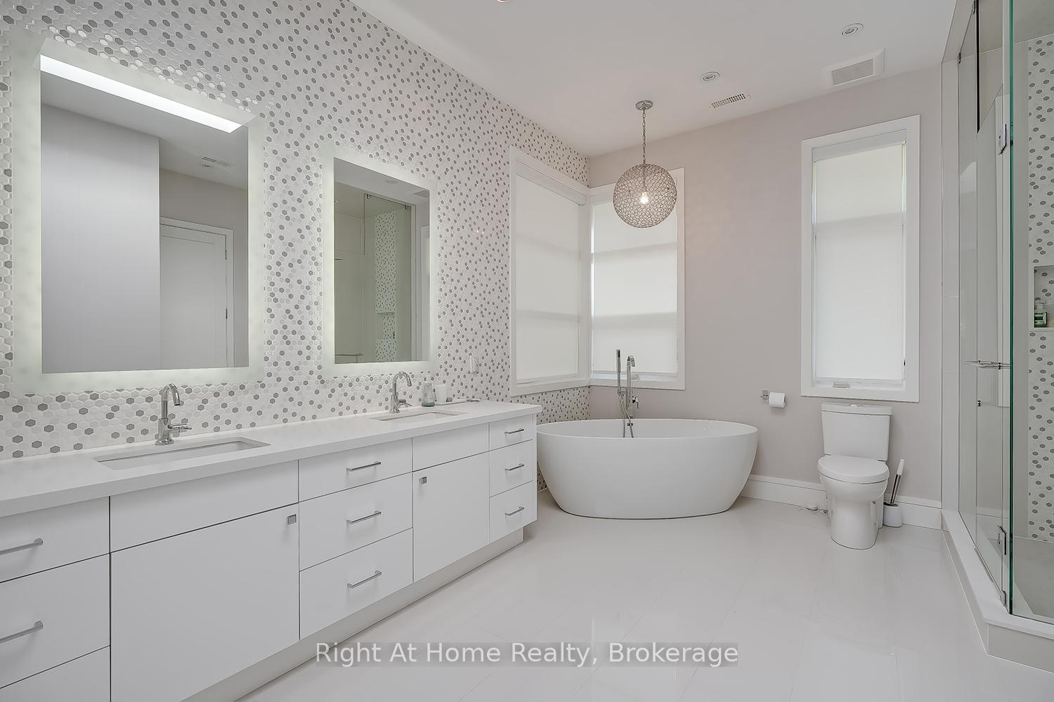 Photo 29 of 265 Maple Grove Drive, Oakville, Ford — HOMEH
