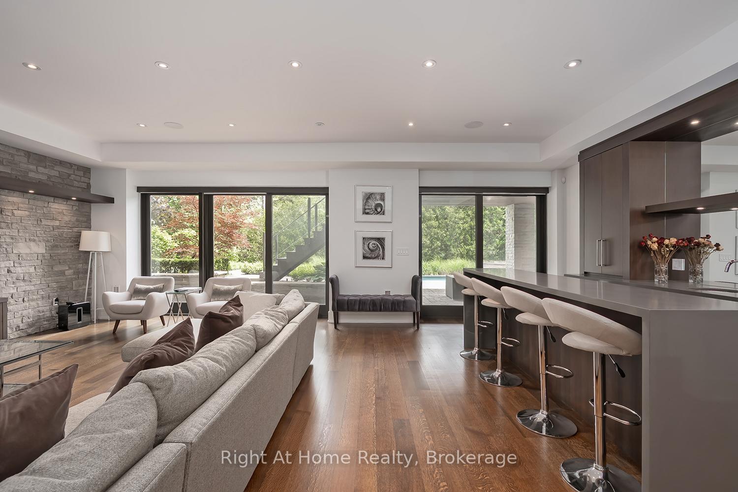Photo 31 of 265 Maple Grove Drive, Oakville, Ford — HOMEH