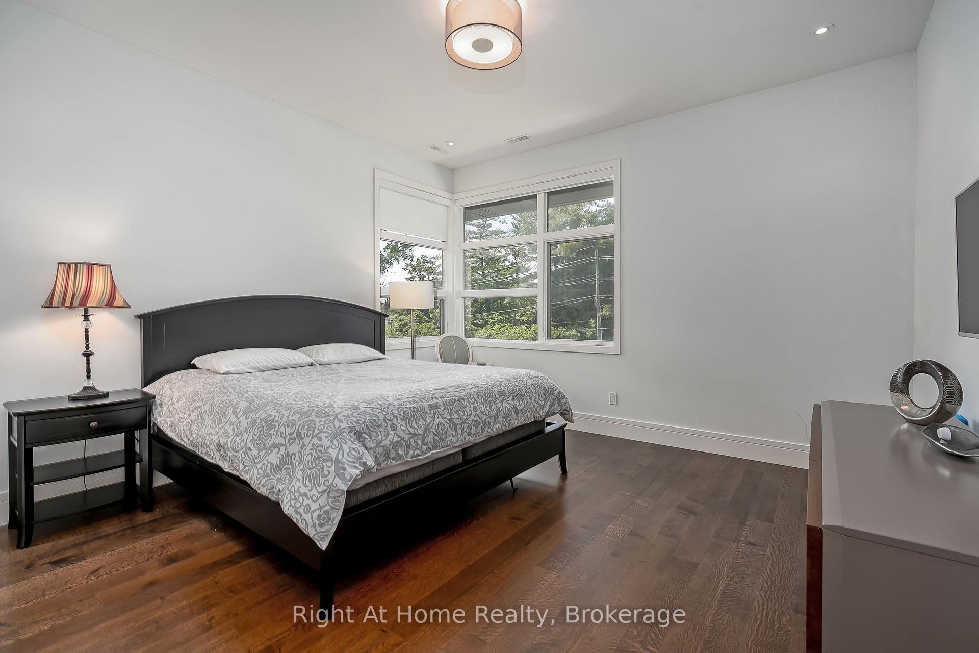 Photo 34 of 265 Maple Grove Drive, Oakville, Ford — HOMEH