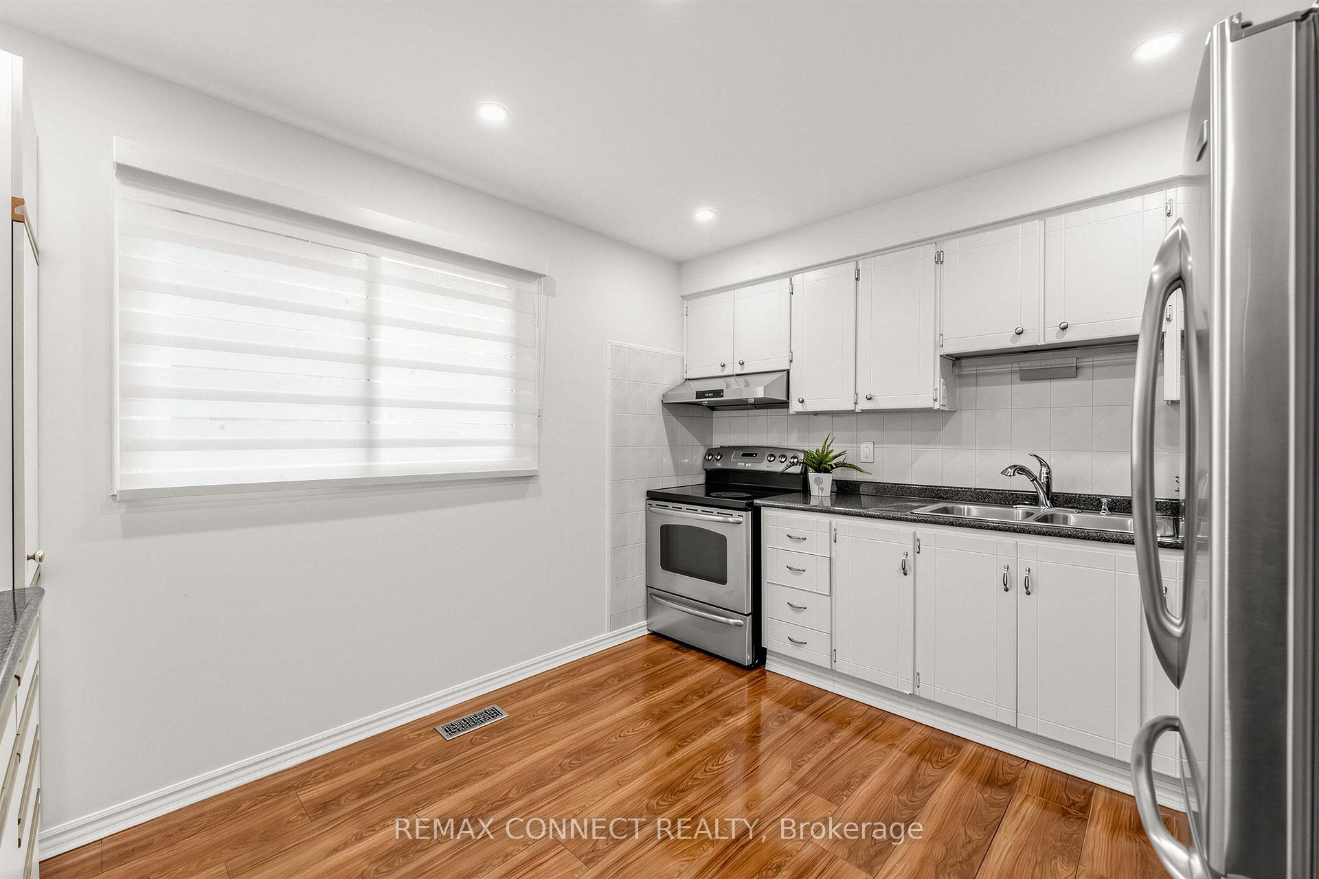 Photo 5 of 4199 Trellis Crescent, Mississauga, Erin Mills — HOMEH