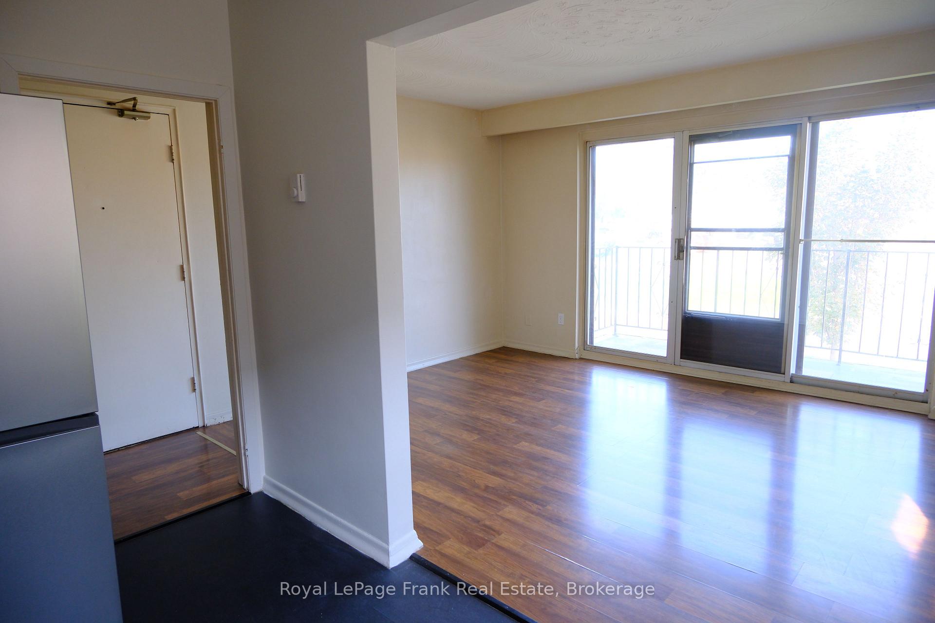 Photo 7 of Unit 3, 365 Elgin Court, Oshawa, McLaughlin — HOMEH
