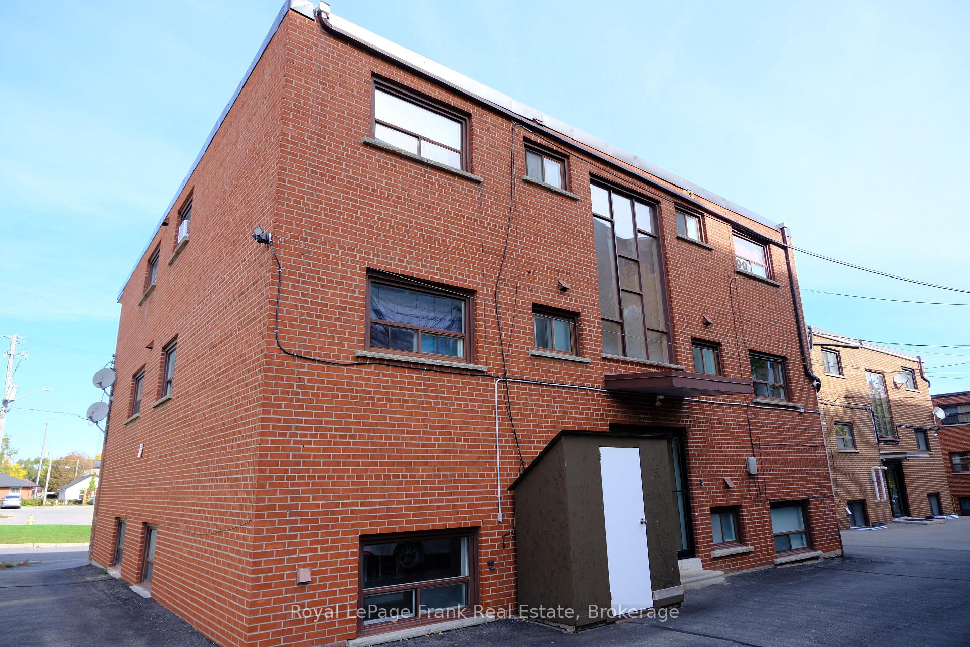 Photo 15 of Unit 3, 365 Elgin Court, Oshawa, McLaughlin — HOMEH