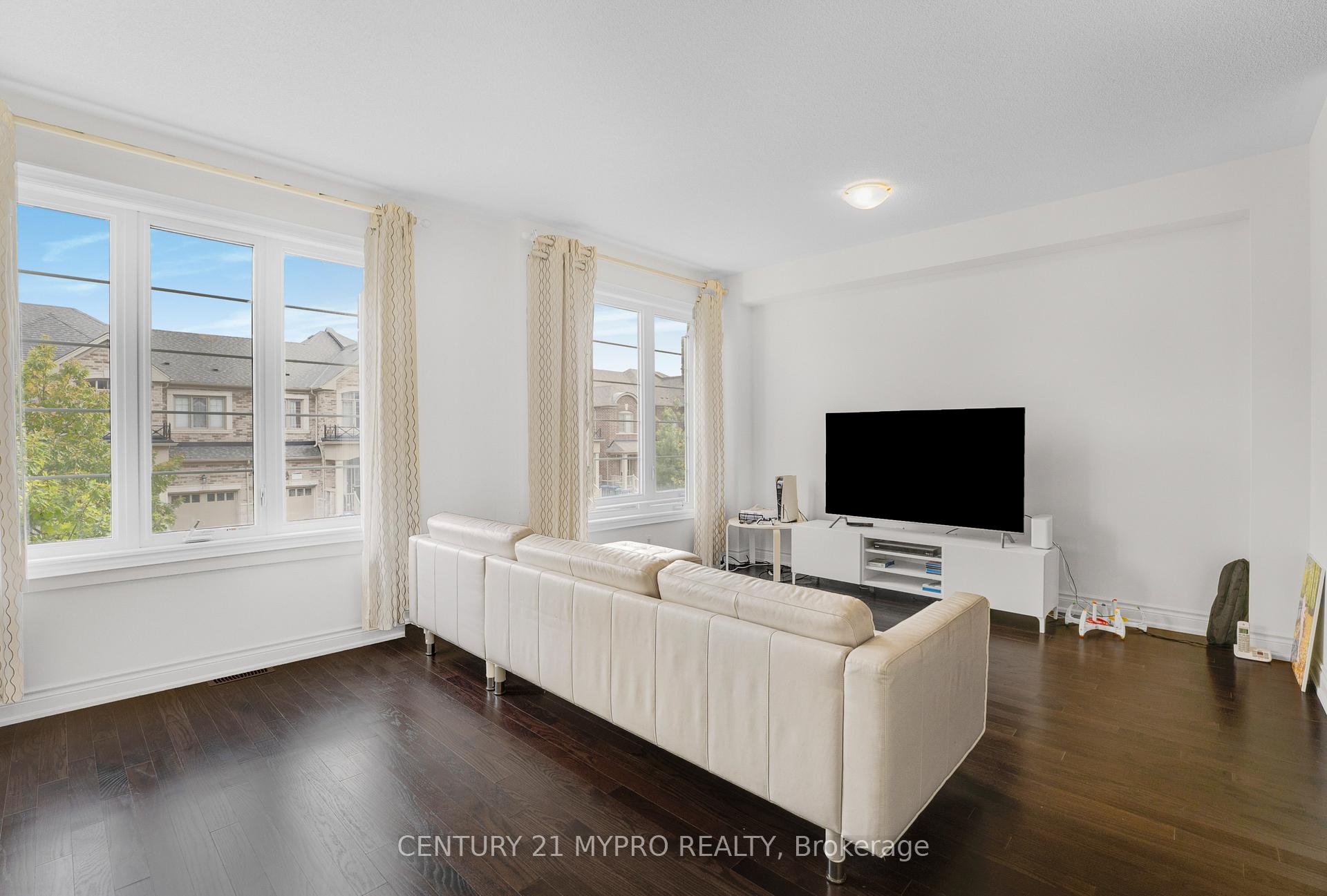 Photo 10 of 12 Brushwood Drive, Brampton, Bram West — HOMEH