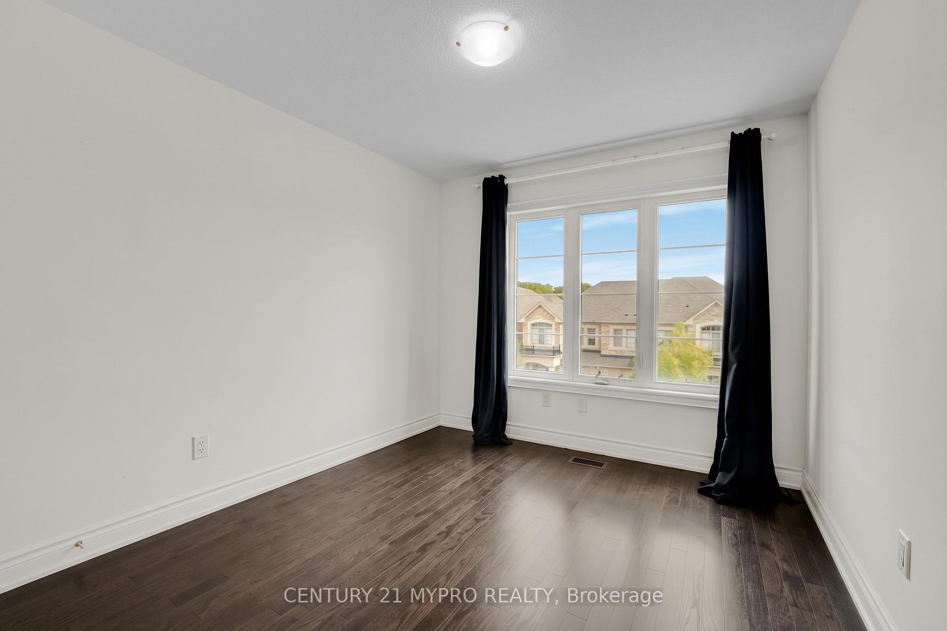 Photo 25 of 12 Brushwood Drive, Brampton, Bram West — HOMEH