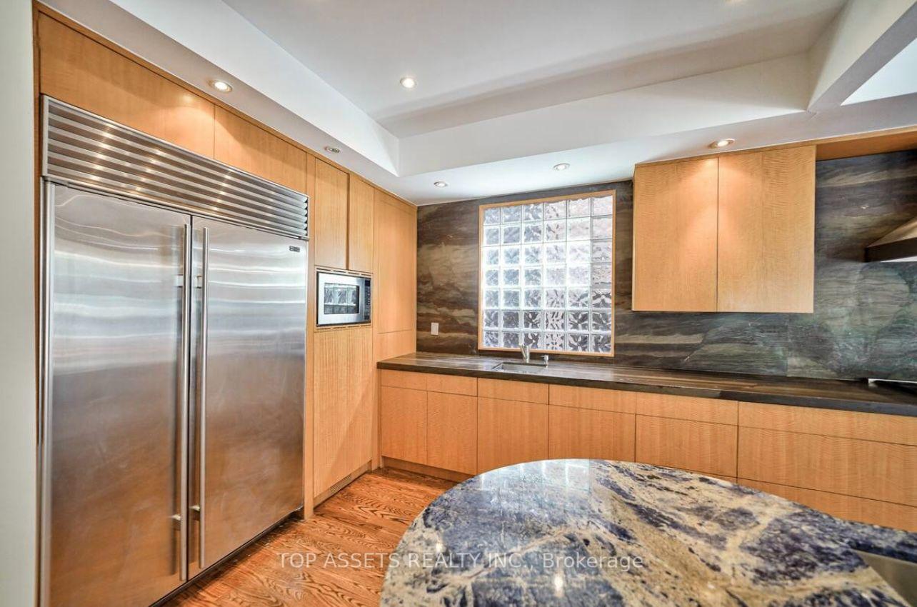 Photo 8 of 25 Fallingbrook Drive, Scarborough, Birchcliffe-Cliffside — HOMEH