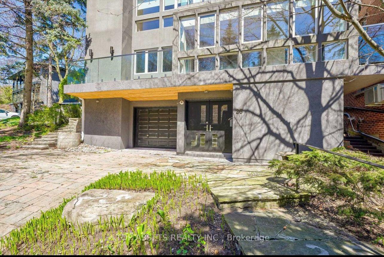Photo 10 of 25 Fallingbrook Drive, Scarborough, Birchcliffe-Cliffside — HOMEH