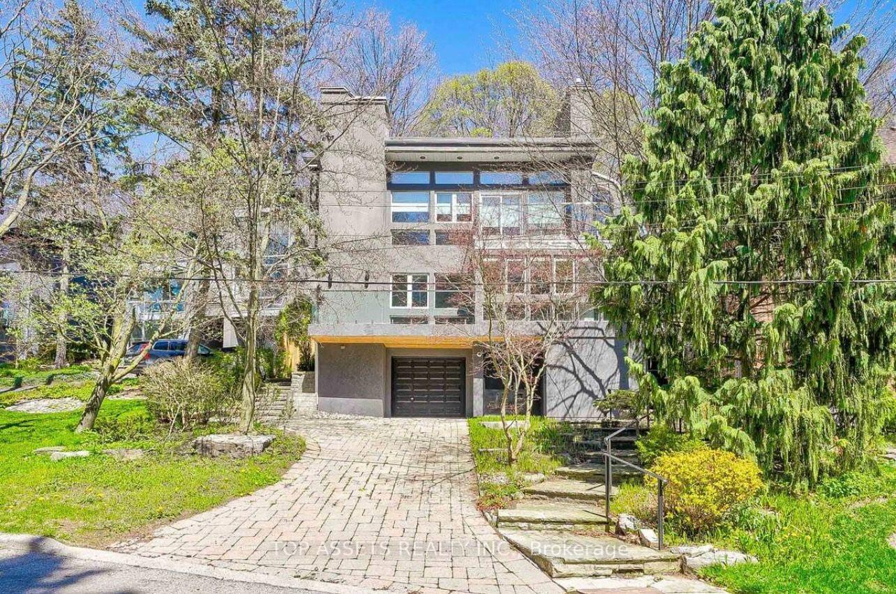 Photo 13 of 25 Fallingbrook Drive, Scarborough, Birchcliffe-Cliffside — HOMEH