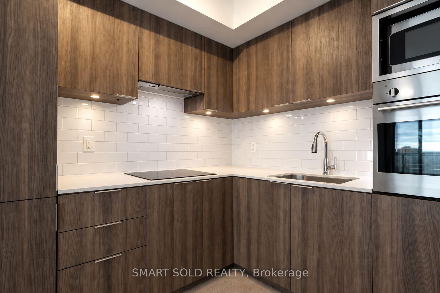 Photo 4 of Unit 2002, 11 Wellesley Street W, Toronto, Bay Street Corridor — HOMEH