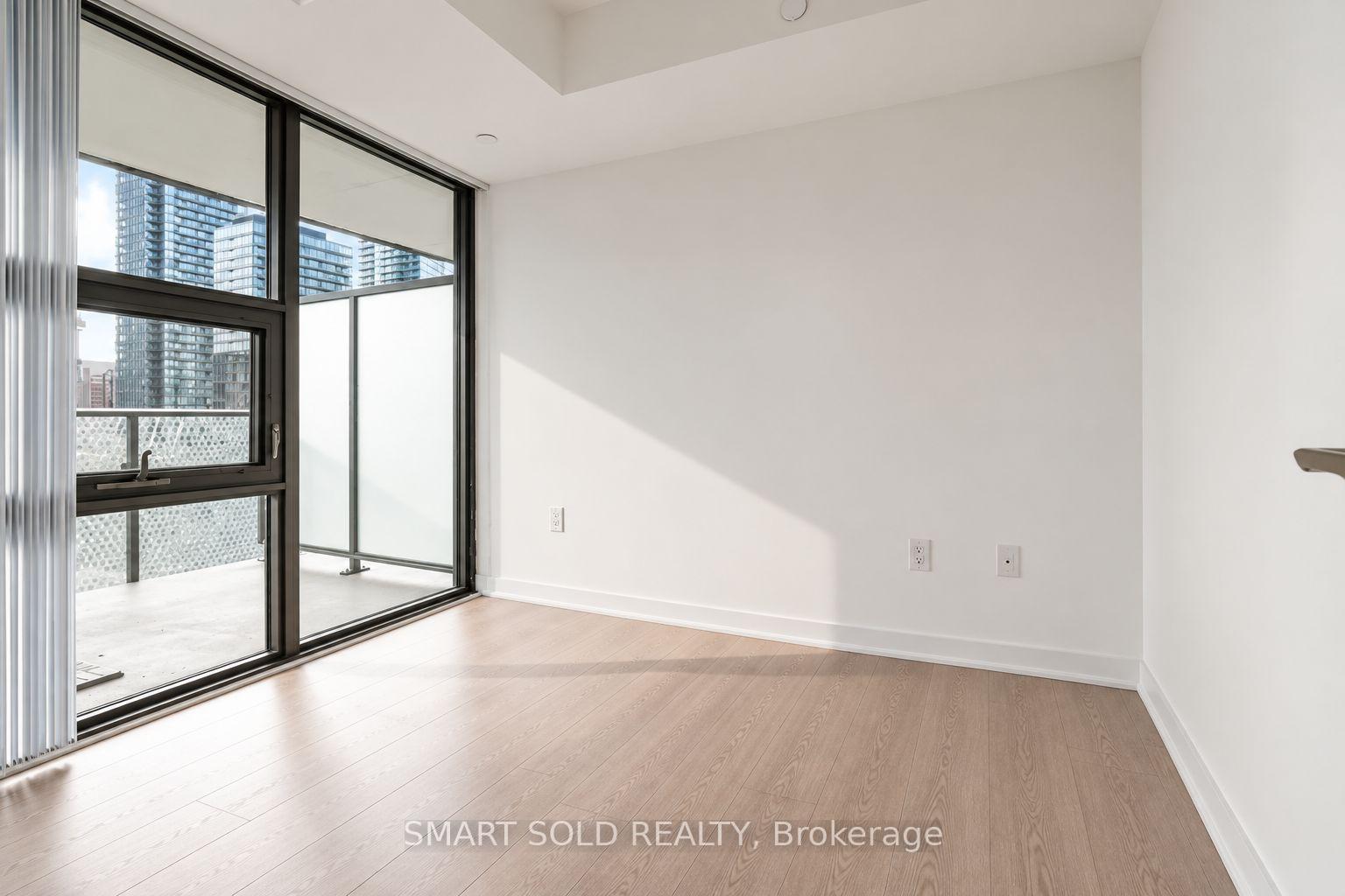 Photo 5 of Unit 2002, 11 Wellesley Street W, Toronto, Bay Street Corridor — HOMEH