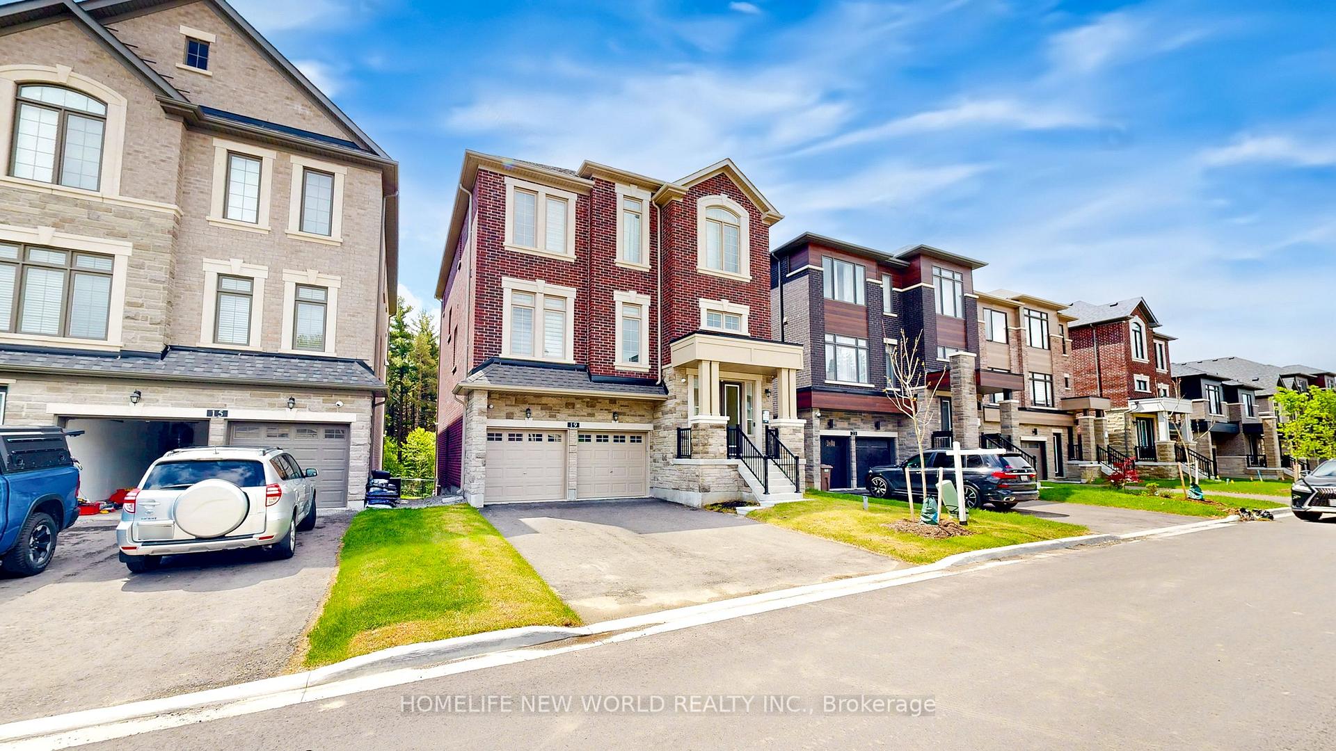 Photo 2 of 19 Ahchie Court, Vaughan, Patterson — HOMEH