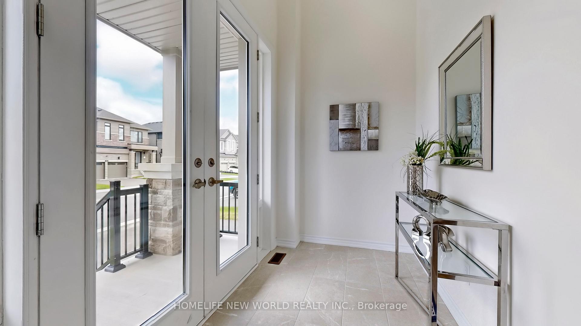 Photo 3 of 19 Ahchie Court, Vaughan, Patterson — HOMEH