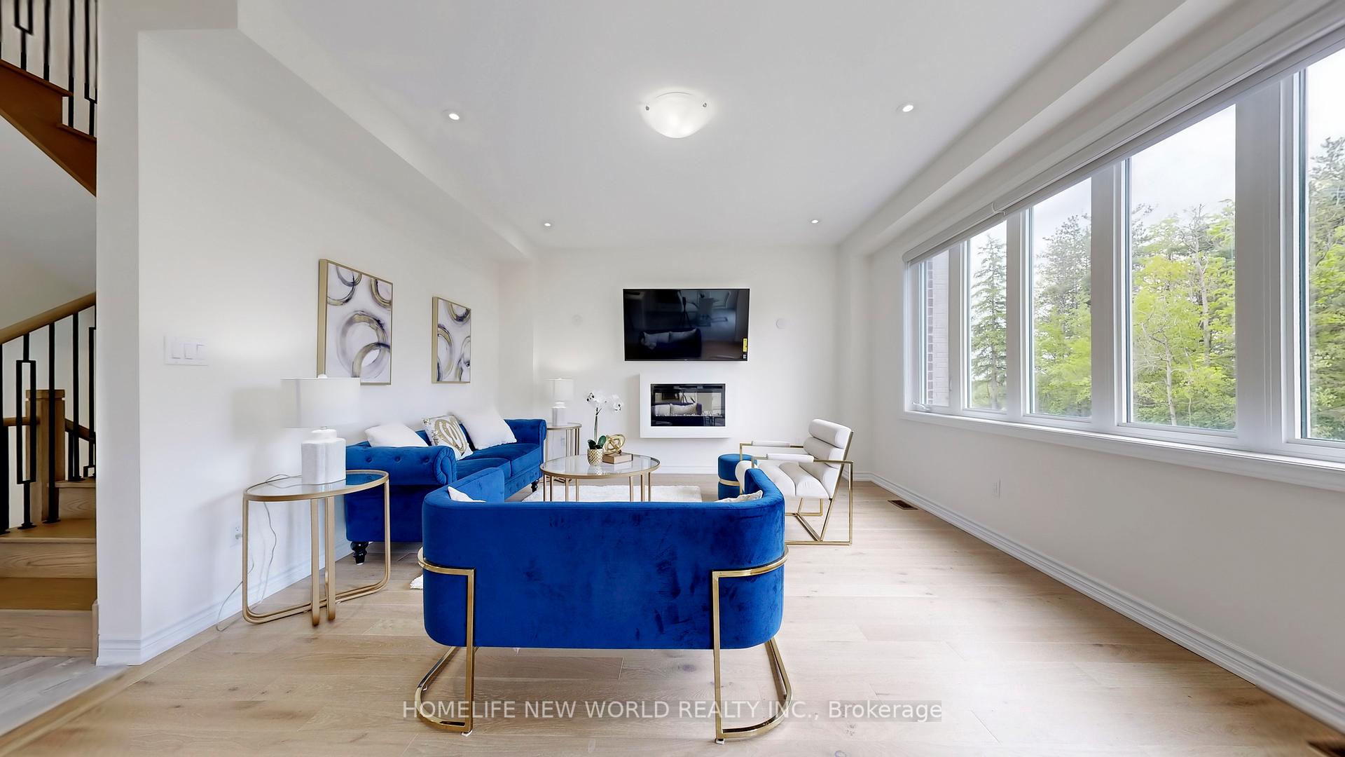 Photo 21 of 19 Ahchie Court, Vaughan, Patterson — HOMEH