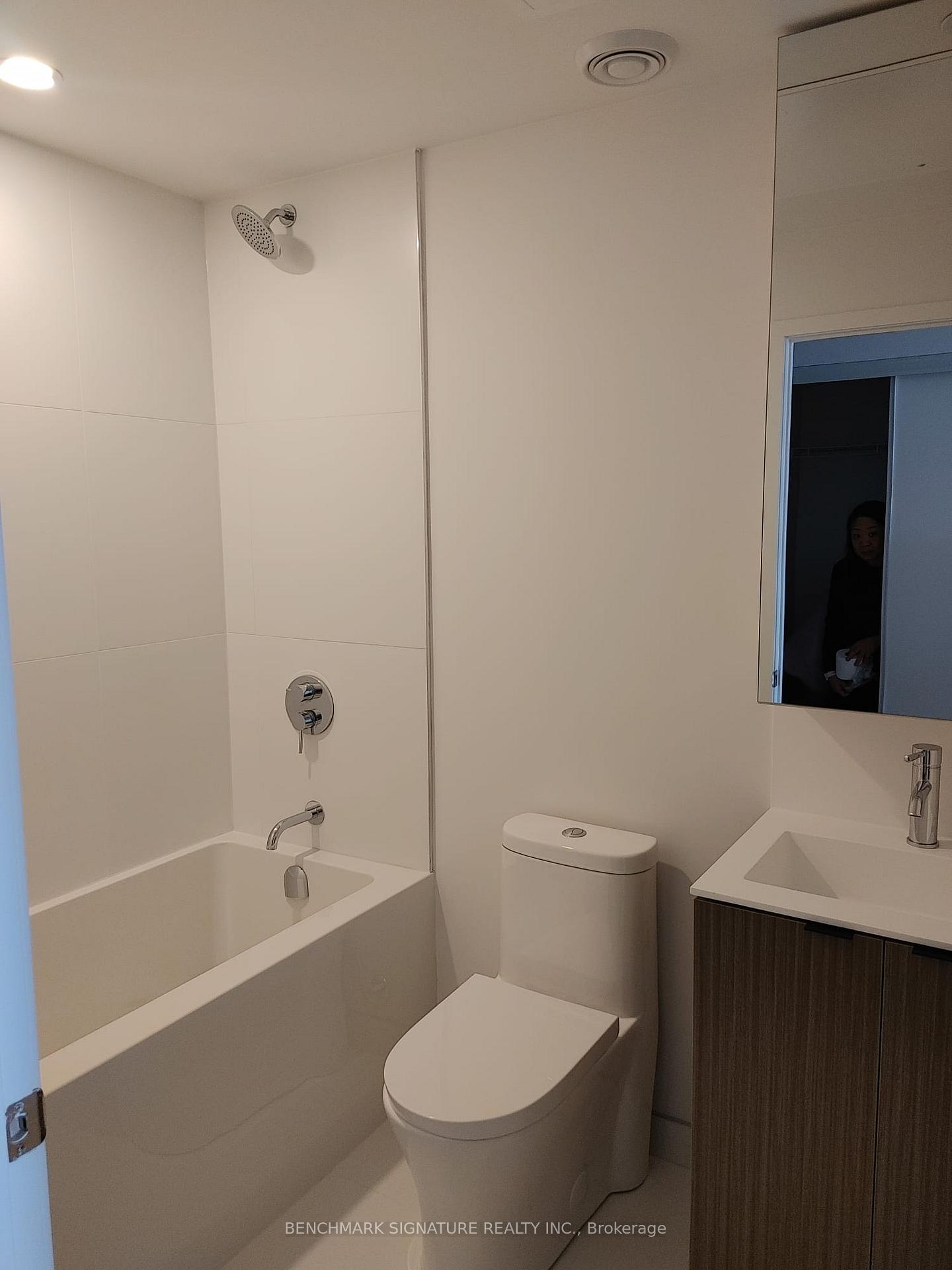 Photo 4 of Unit 1717, 20 Edward Street, Toronto, Bay Street Corridor — HOMEH