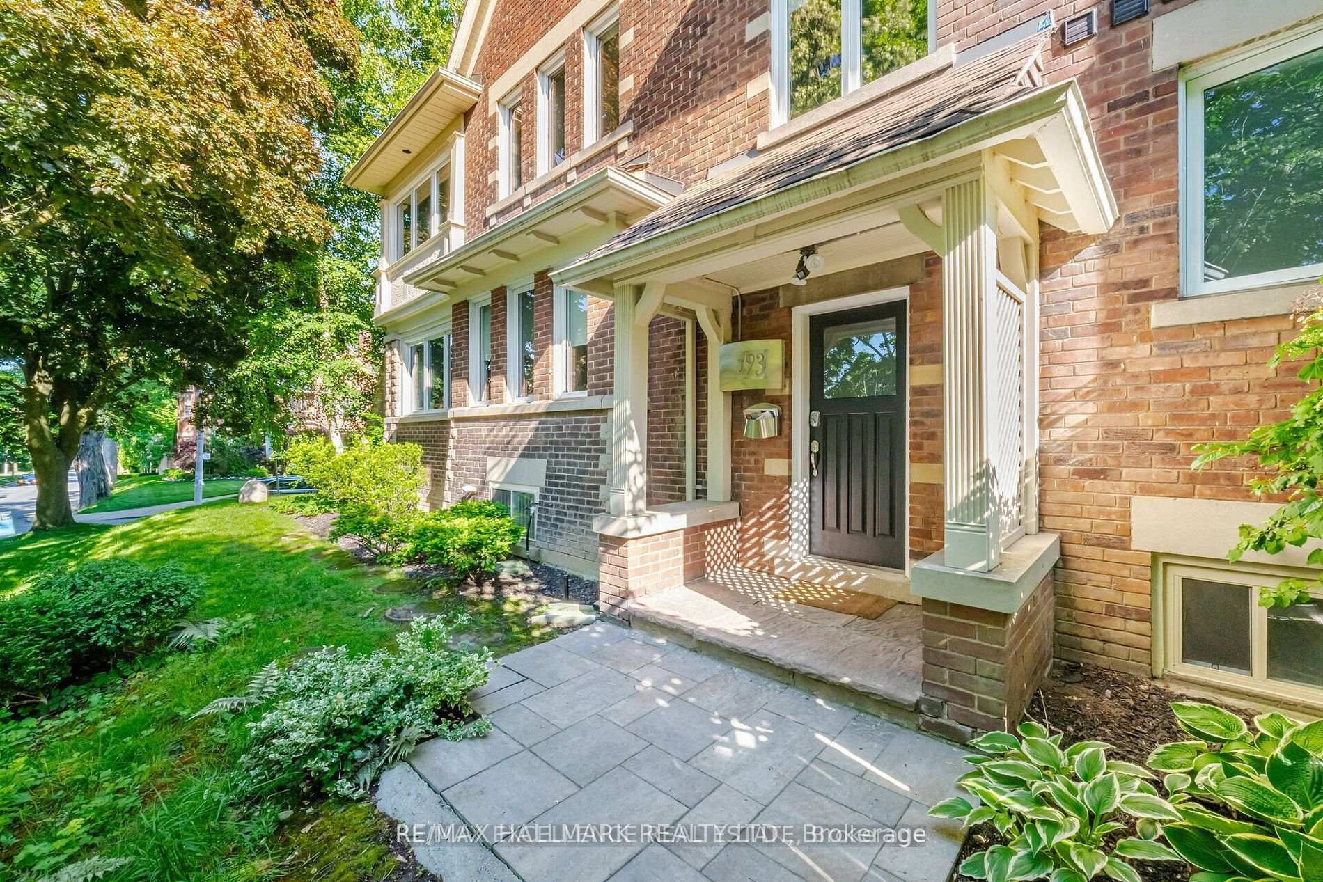 Photo 3 of Unit Lower, 193 Heath Street W, Toronto, Casa Loma — HOMEH