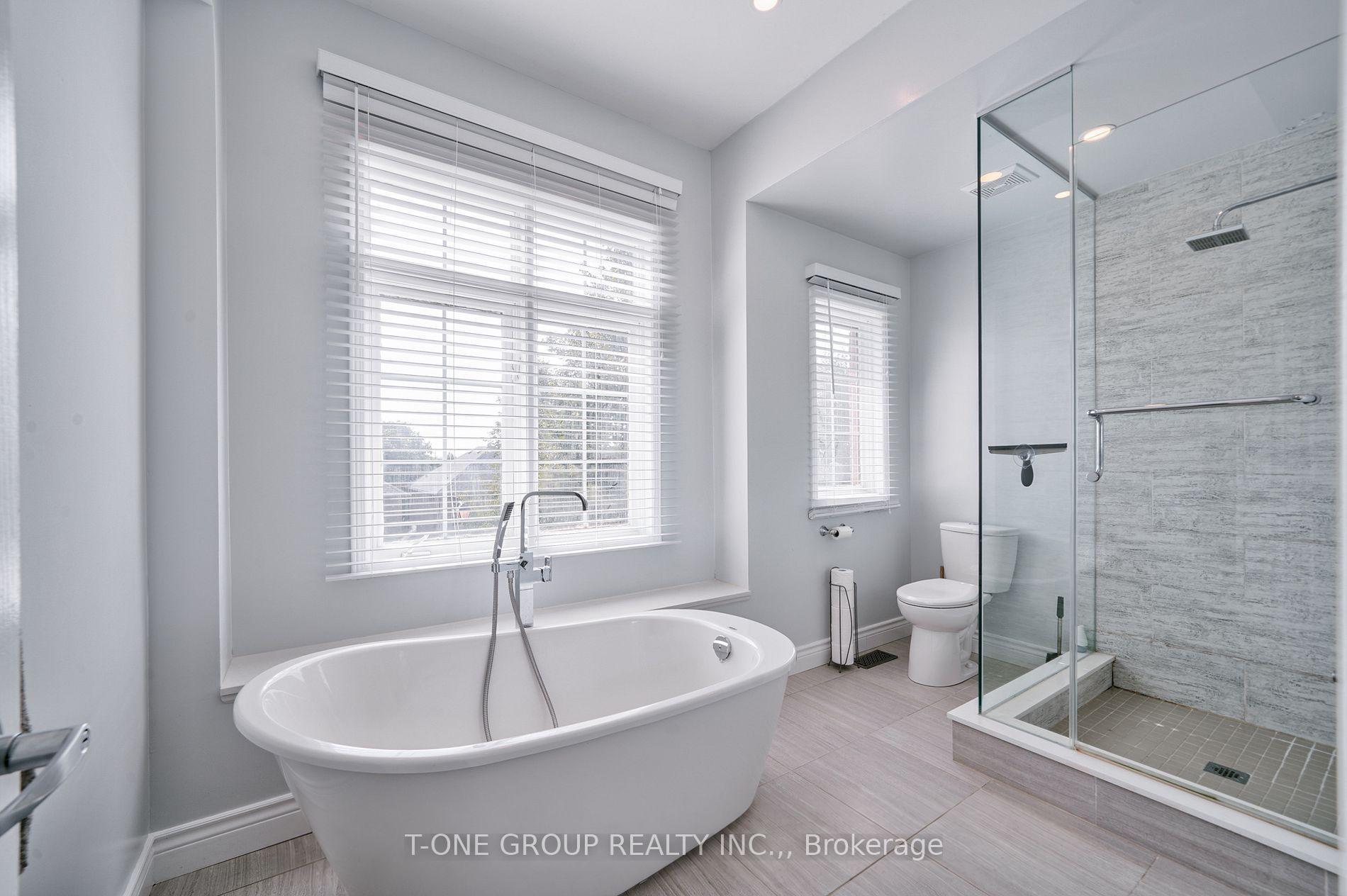 Photo 13 of 3 Mccaul Street, Markham, Berczy — HOMEH