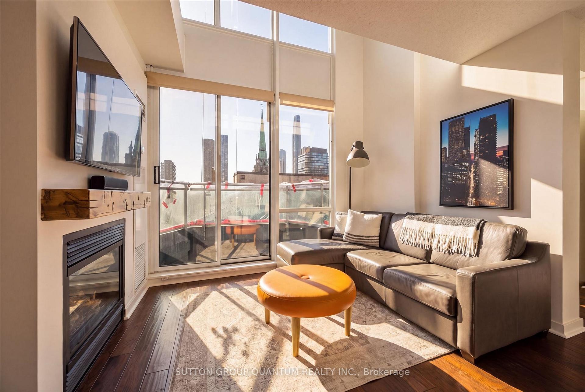 Photo of Unit 915, 77 Lombard Street