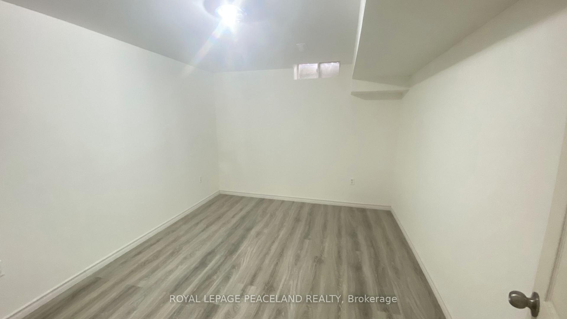 Photo 6 of Unit Basement, 25 Digby Crescent, Markham, Milliken Mills East — HOMEH