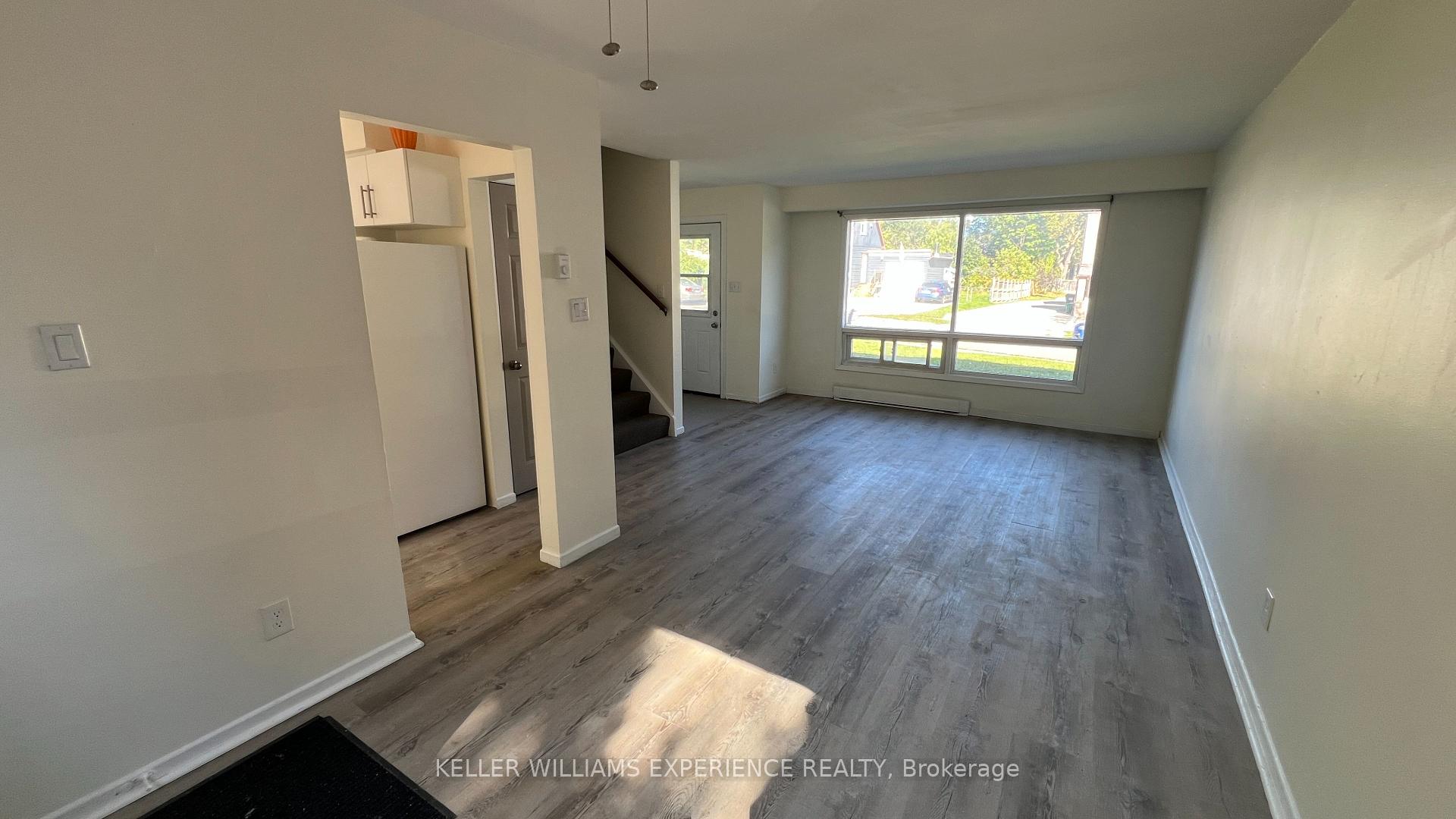 Photo 5 of 196 Owen Street, Barrie, Wellington — HOMEH