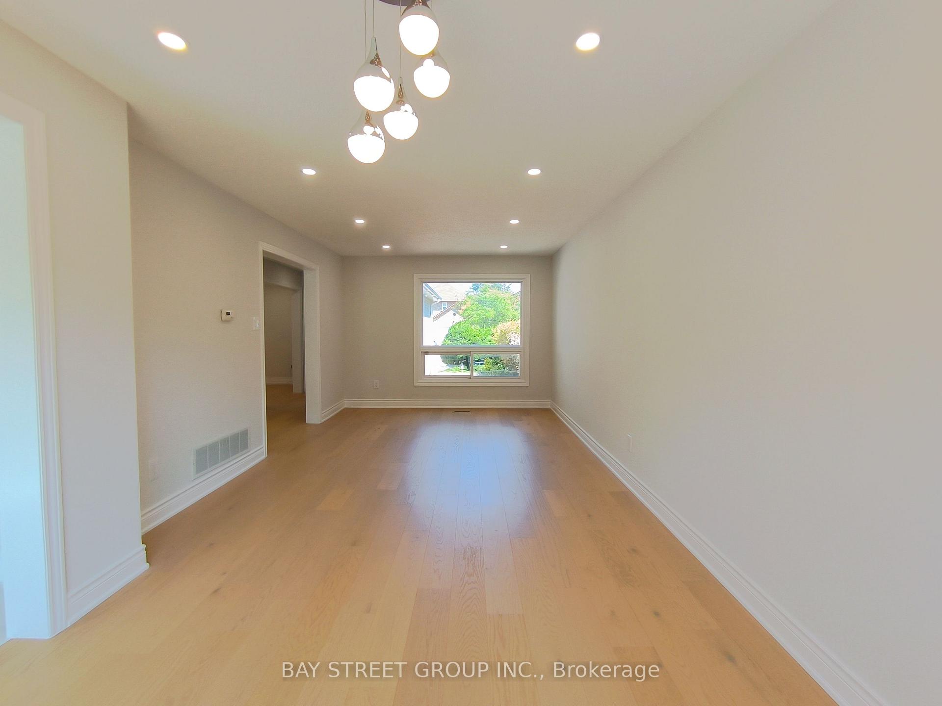 Photo 5 of 3282 Dragon Drive, Mississauga, Fairview — HOMEH
