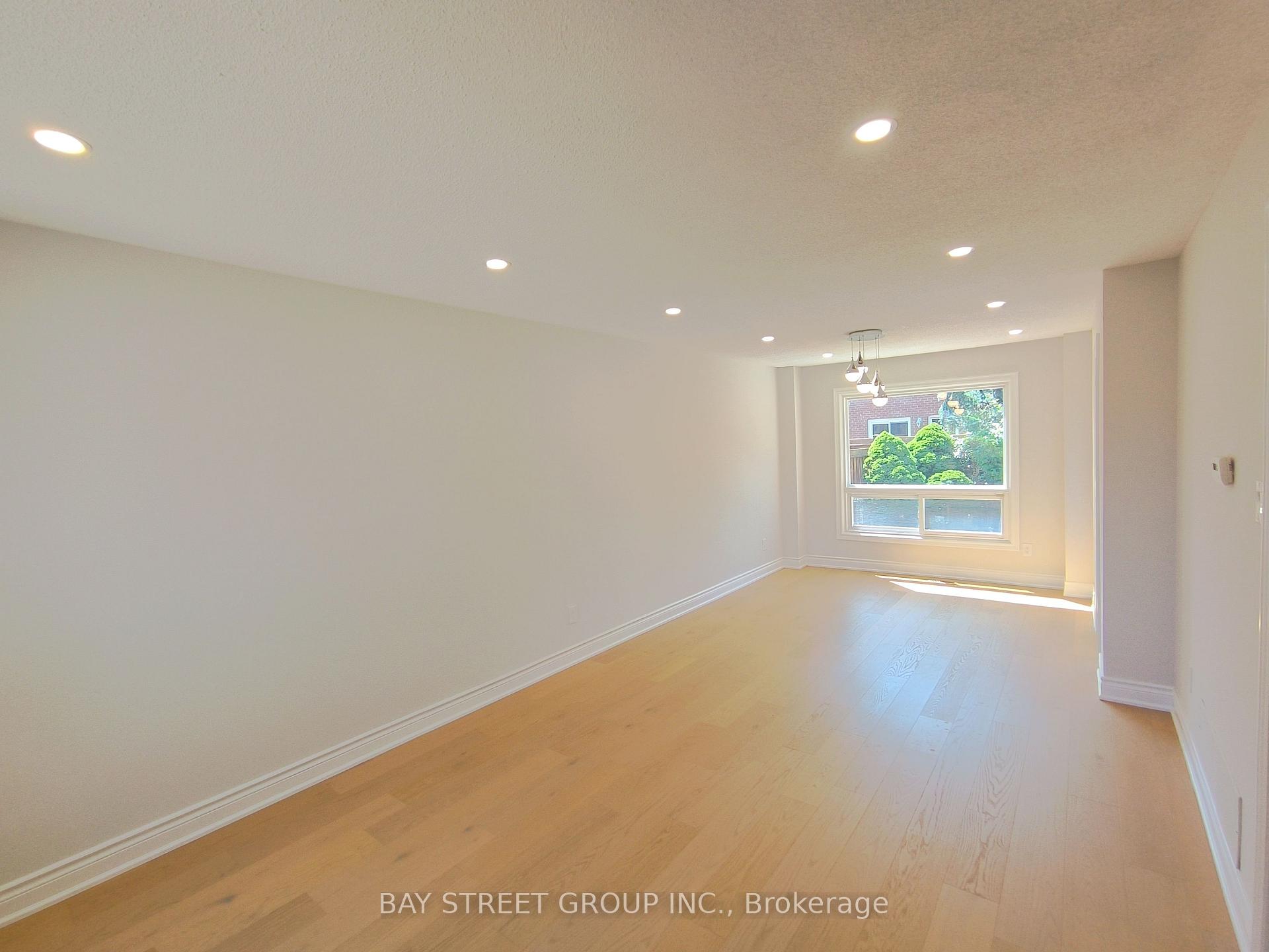 Photo 6 of 3282 Dragon Drive, Mississauga, Fairview — HOMEH