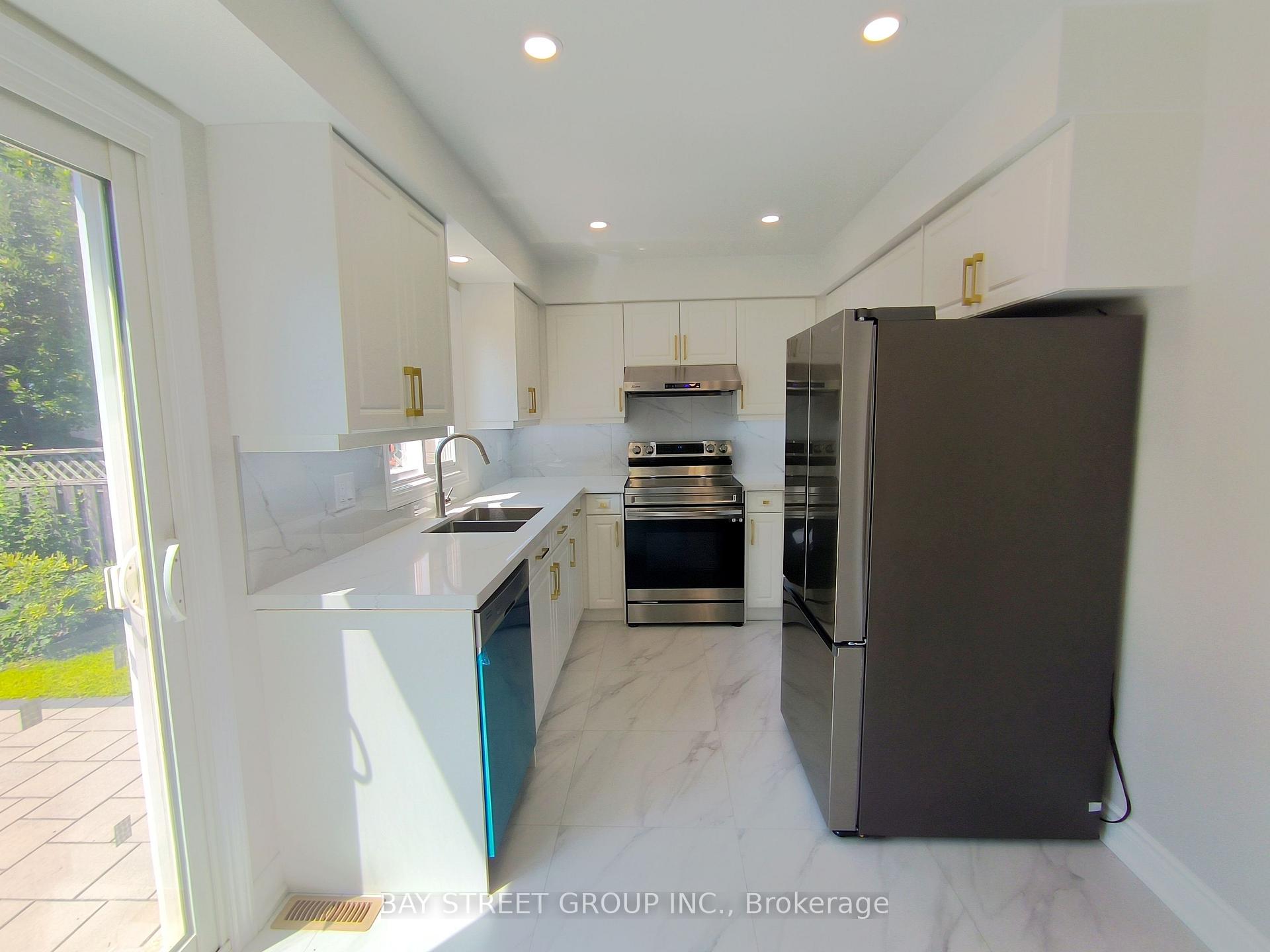 Photo 7 of 3282 Dragon Drive, Mississauga, Fairview — HOMEH