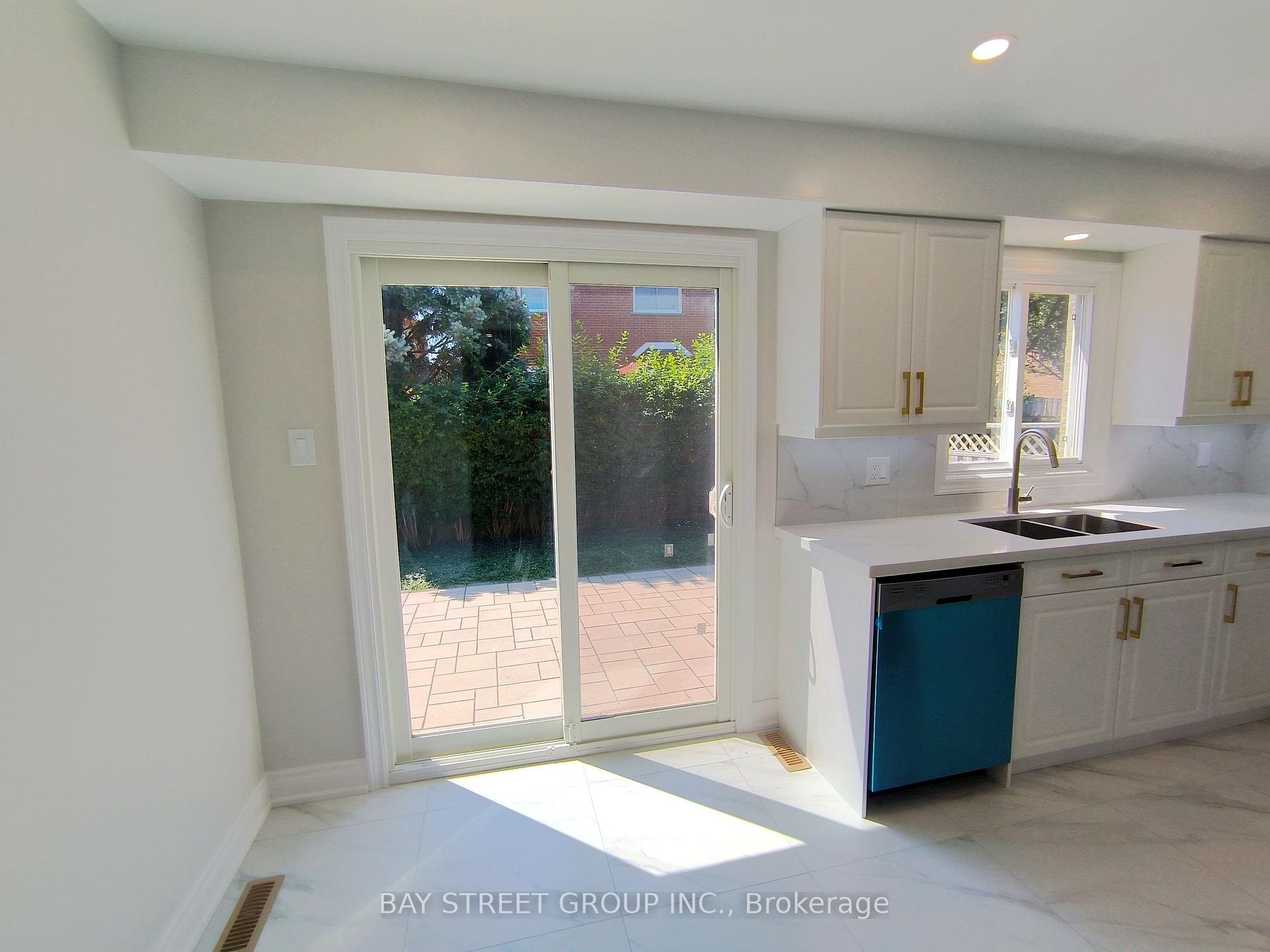Photo 10 of 3282 Dragon Drive, Mississauga, Fairview — HOMEH