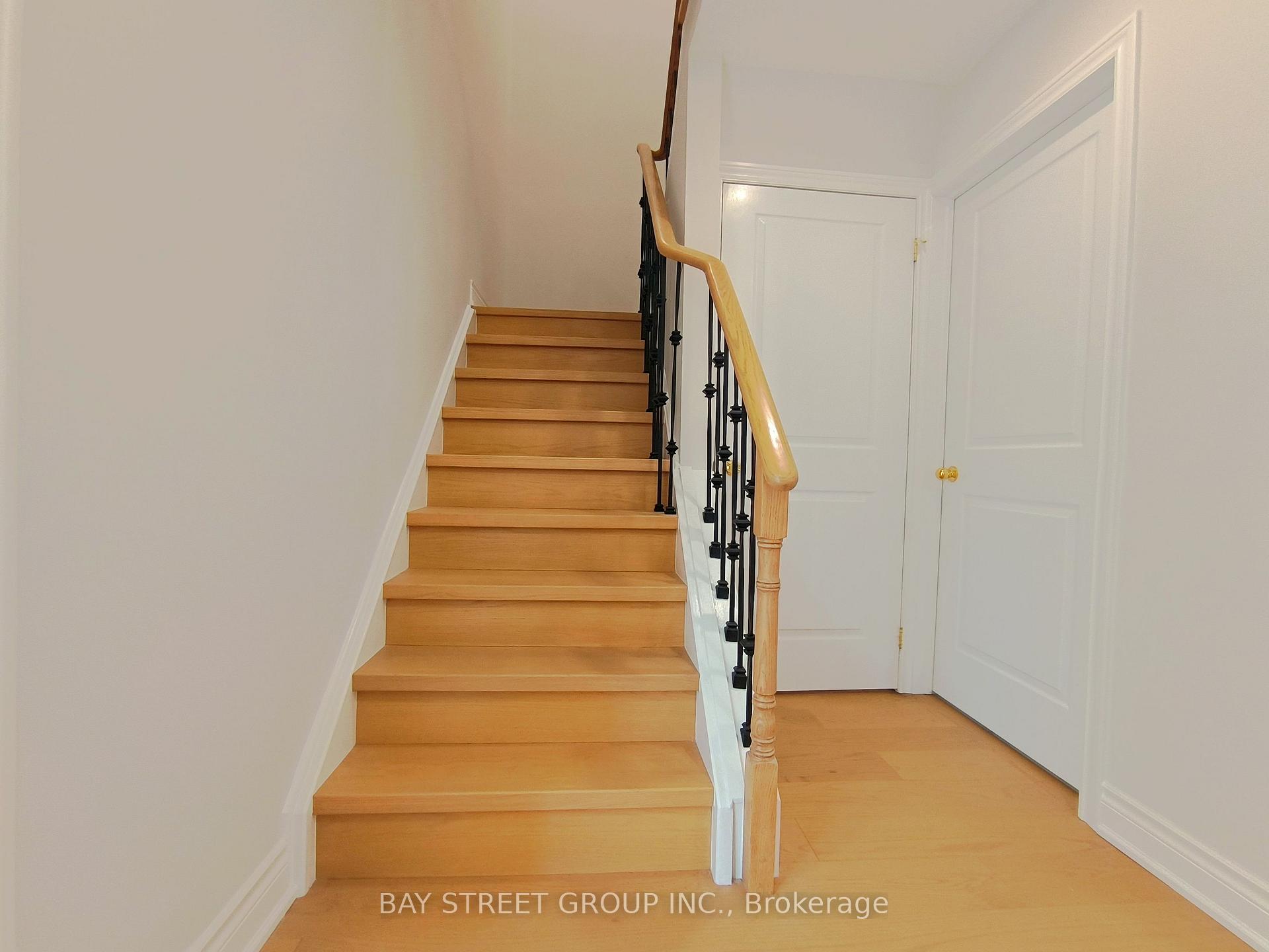 Photo 12 of 3282 Dragon Drive, Mississauga, Fairview — HOMEH