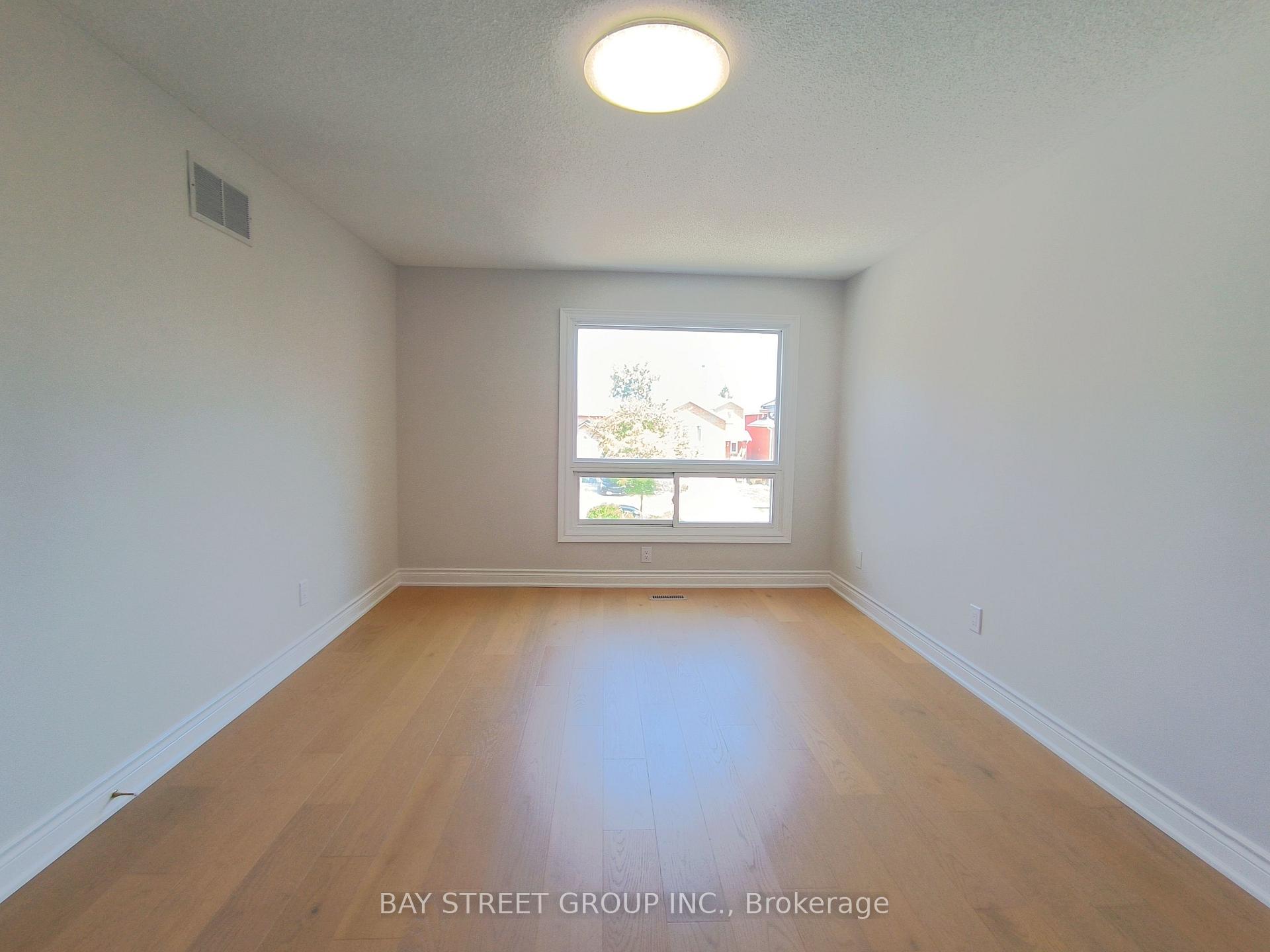 Photo 13 of 3282 Dragon Drive, Mississauga, Fairview — HOMEH